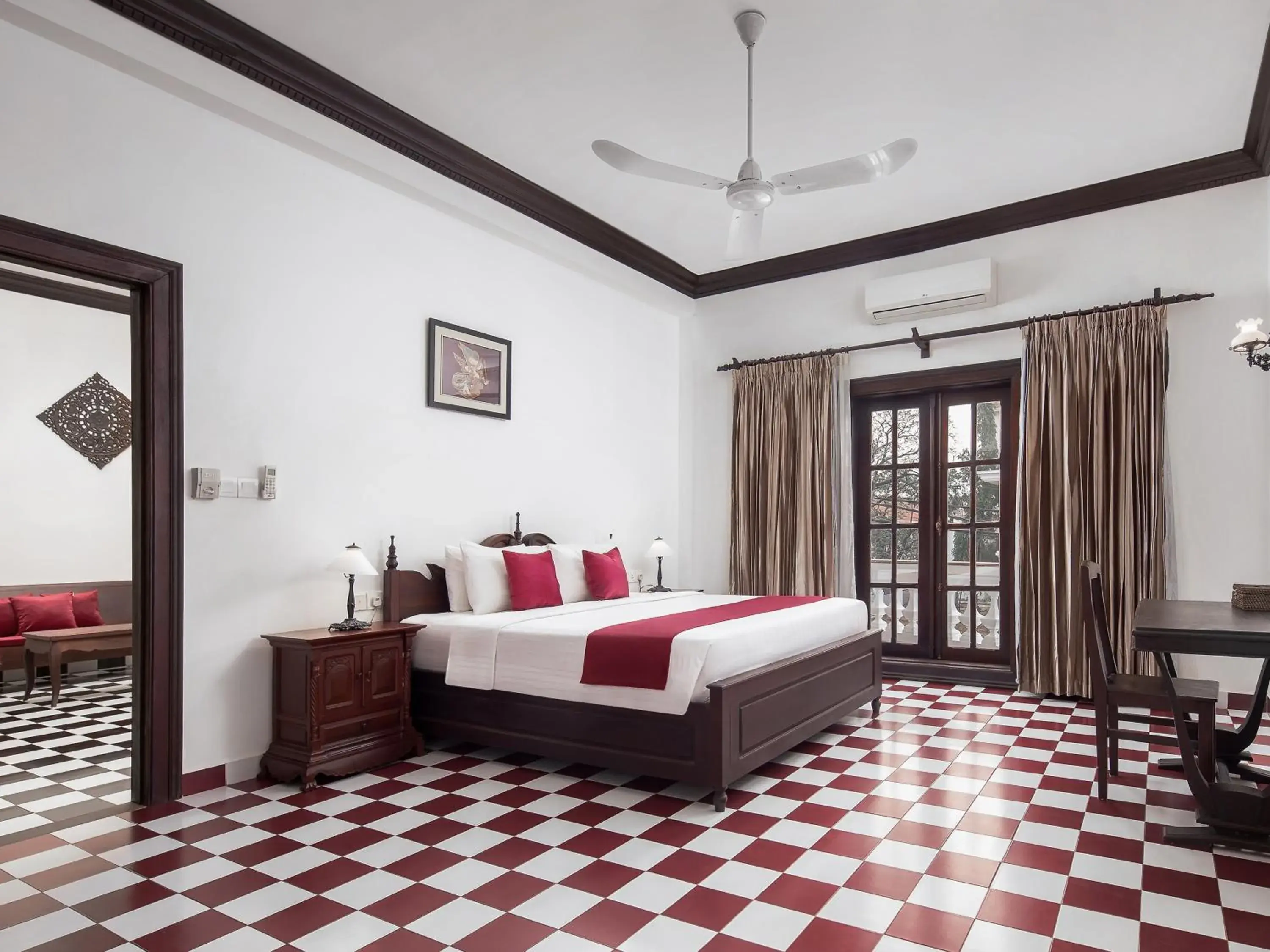 Bed in Chateau d'Angkor La Residence Bed in Chateau d'Angkor La Residence