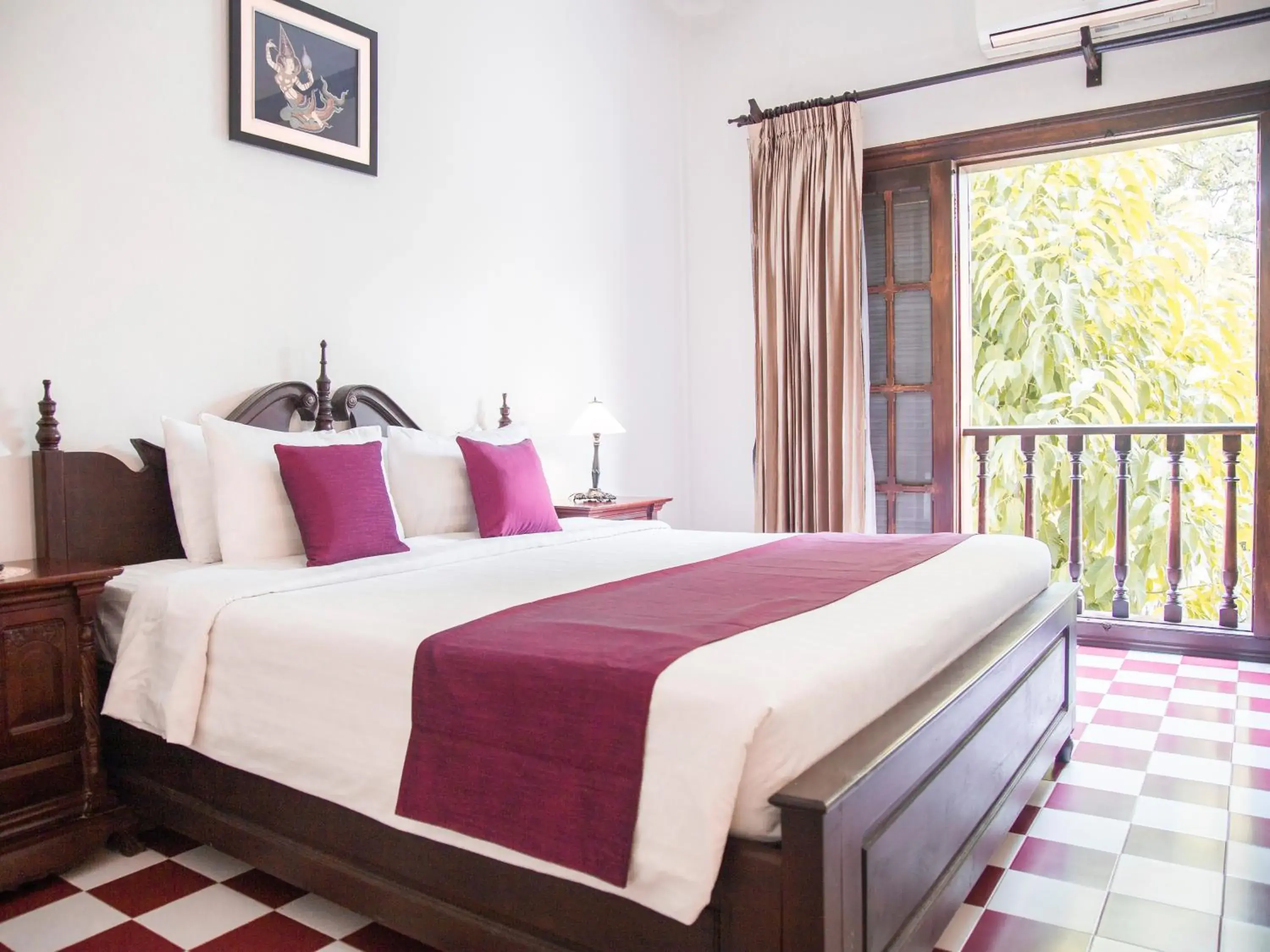 Bed in Chateau d'Angkor La Residence Bed in Chateau d'Angkor La Residence