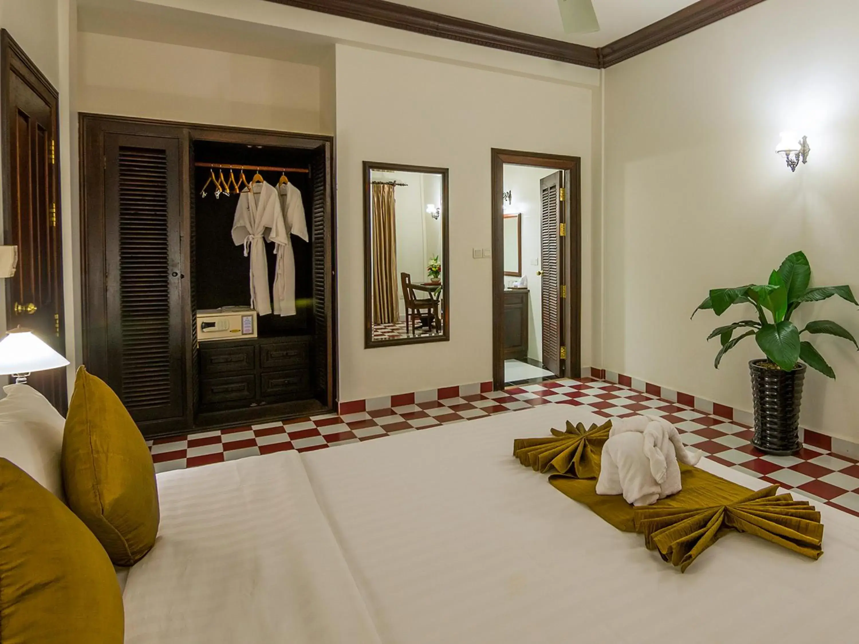 Bed in Chateau d'Angkor La Residence Bed in Chateau d'Angkor La Residence