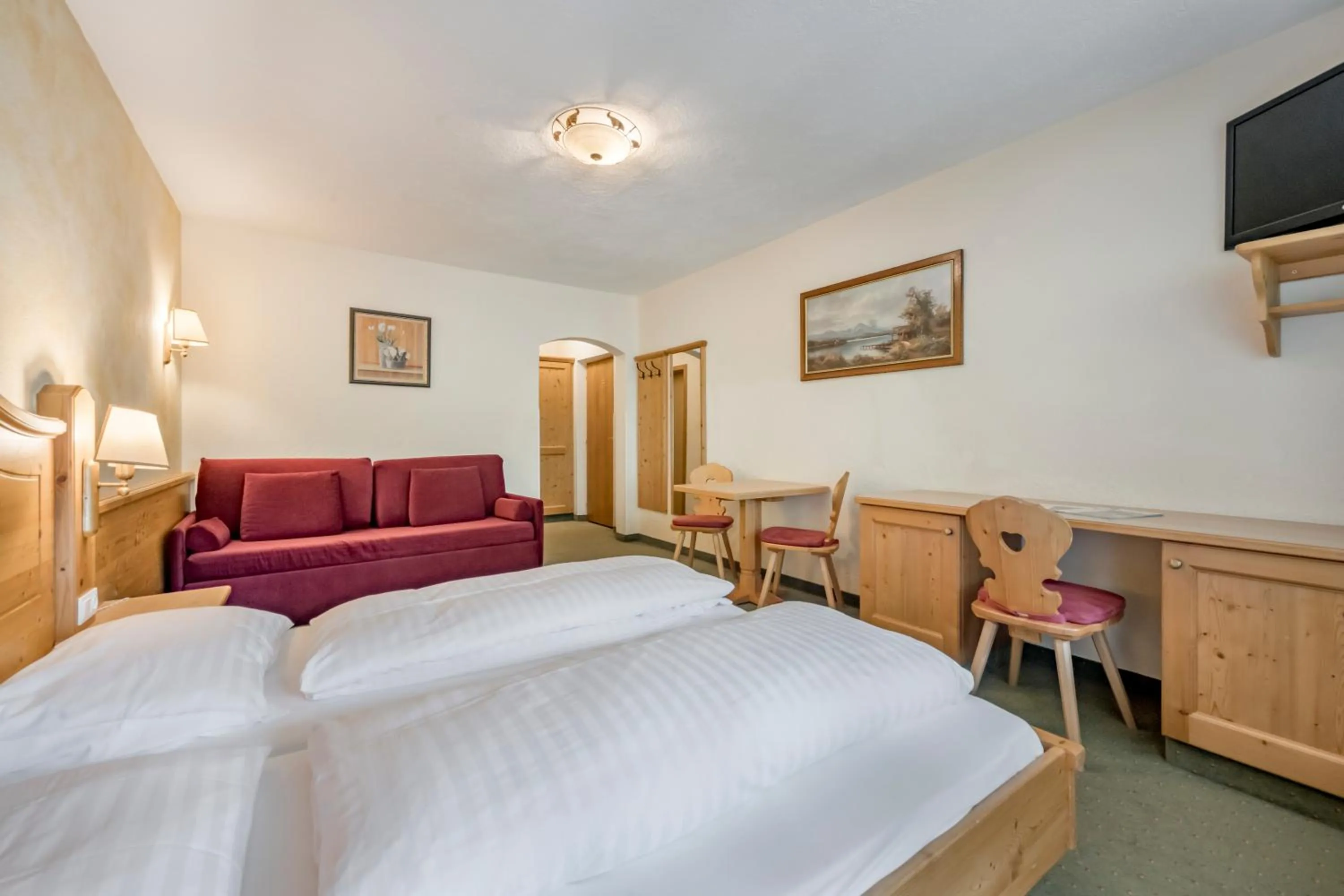 Photo of the whole room, Bed in Pension Almrausch