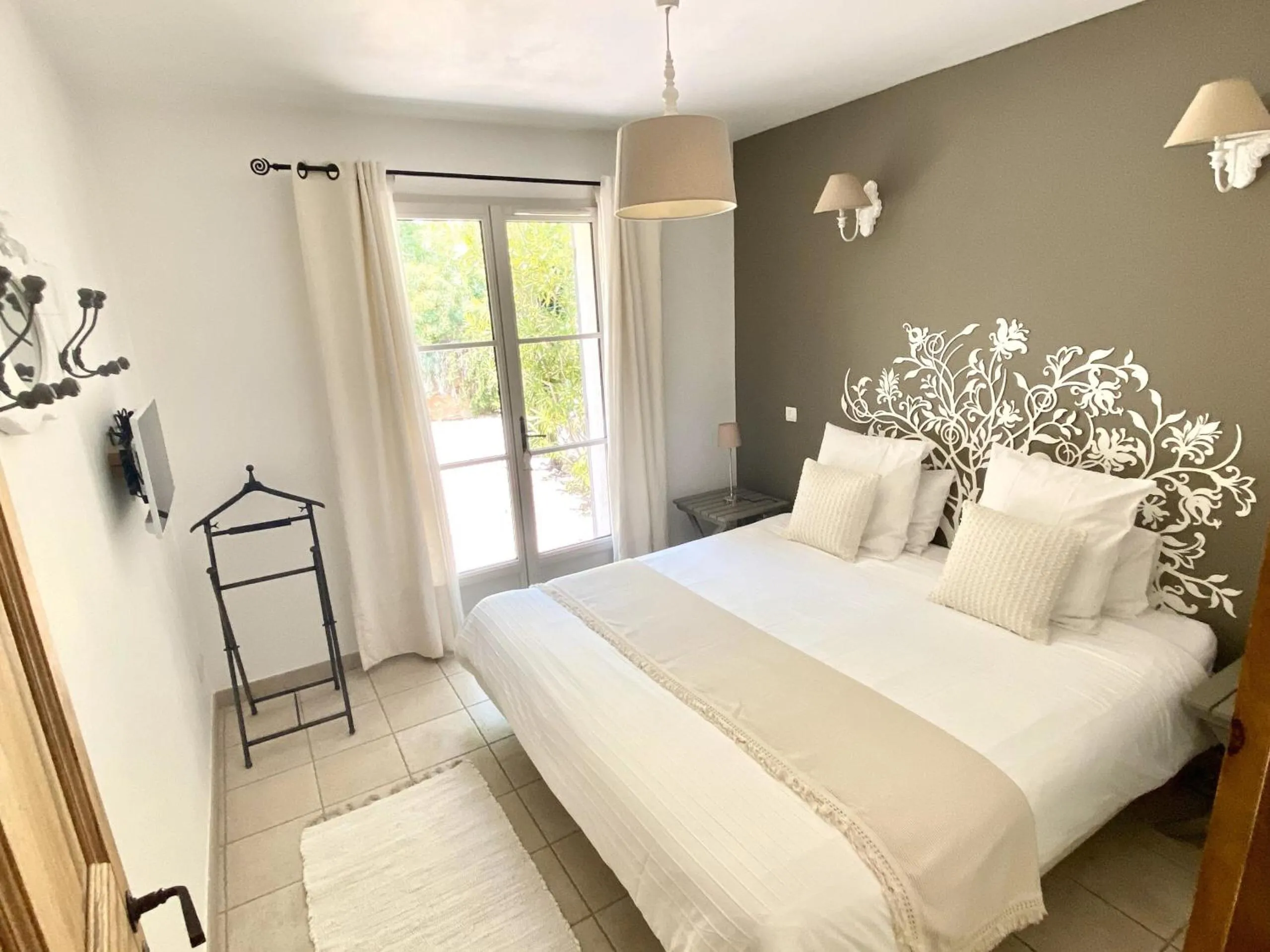 Bedroom, Bed in Le Jardin de Lau