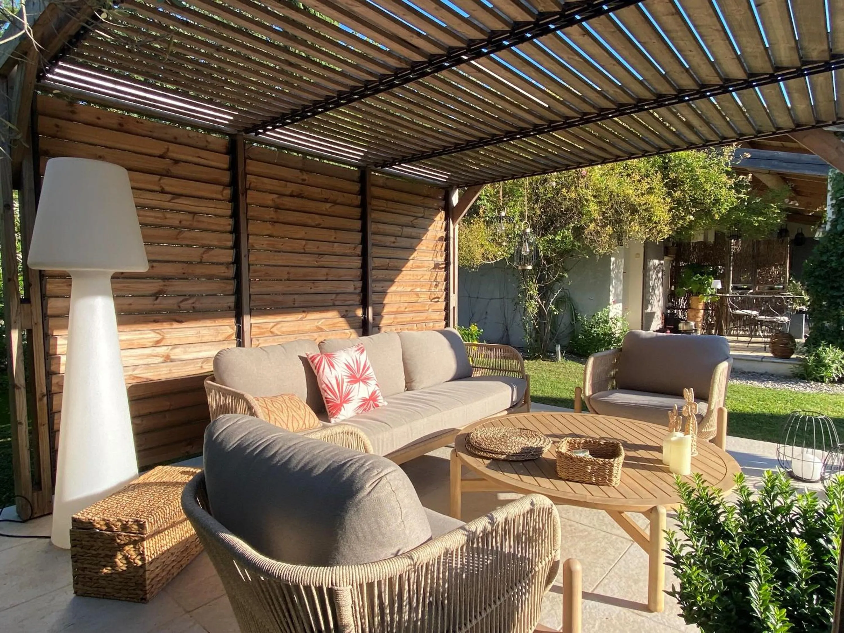 Property building in Le Jardin de Lau