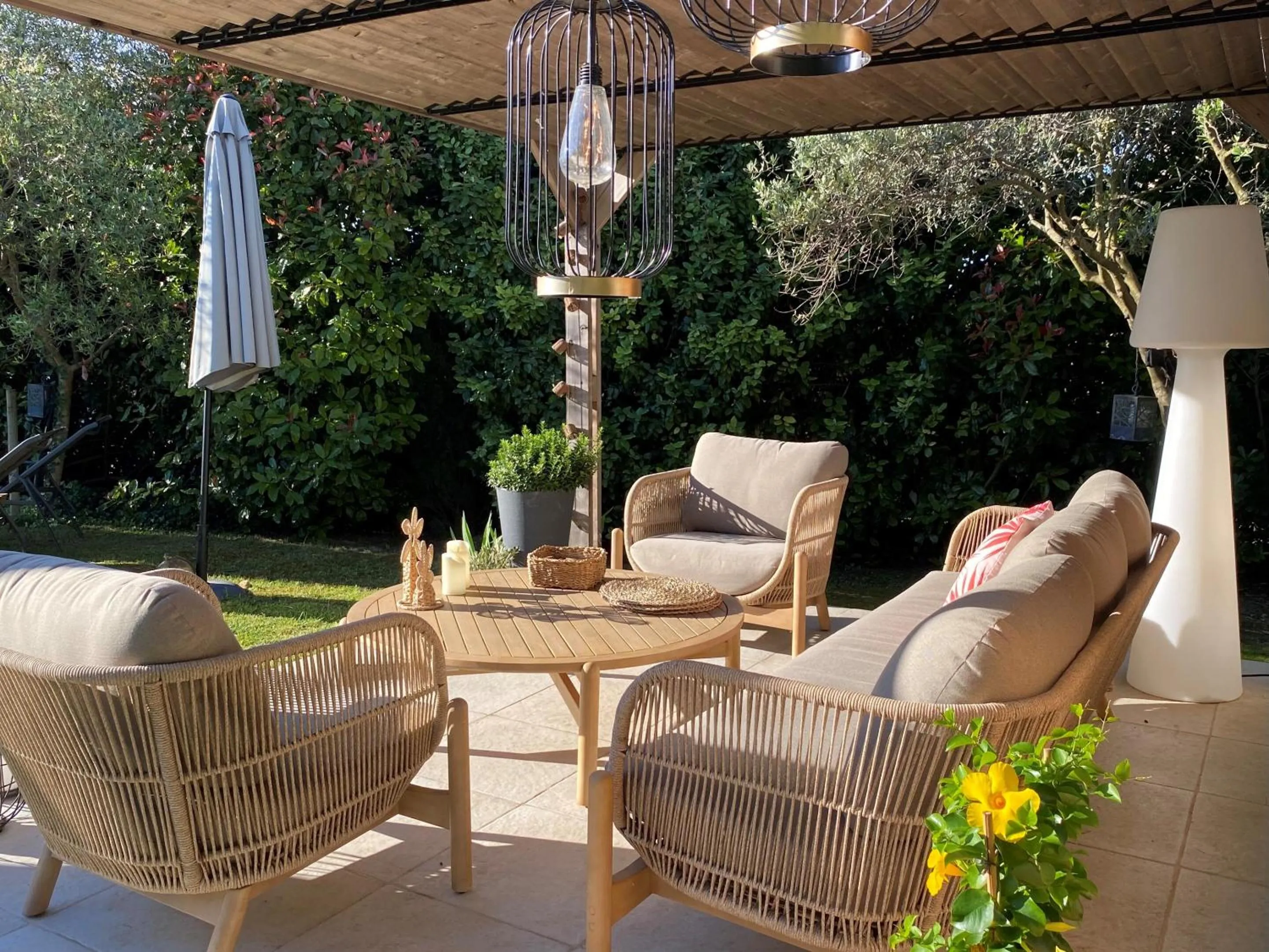 Property building in Le Jardin de Lau