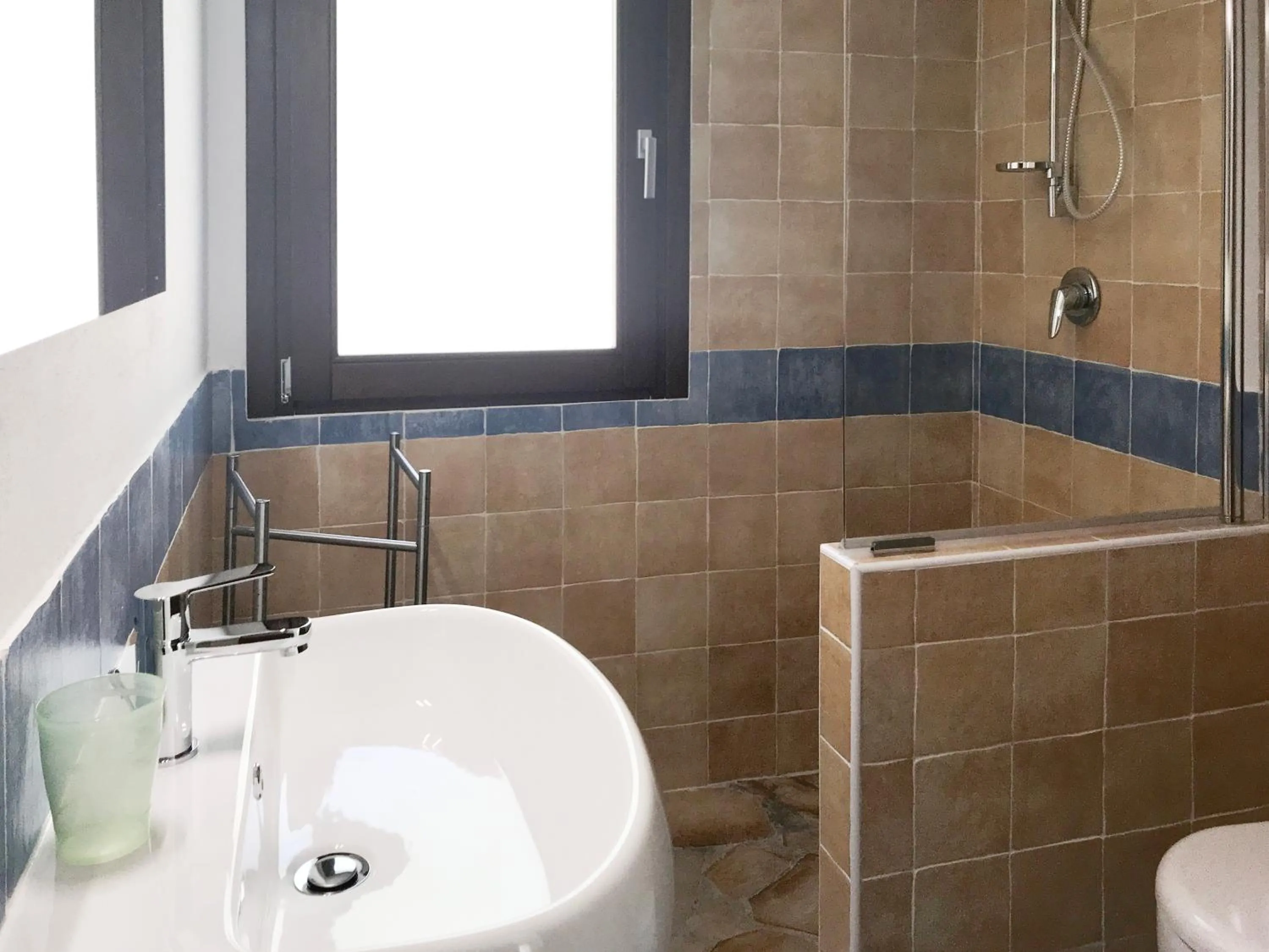 Shower in CASE BELVEDERE