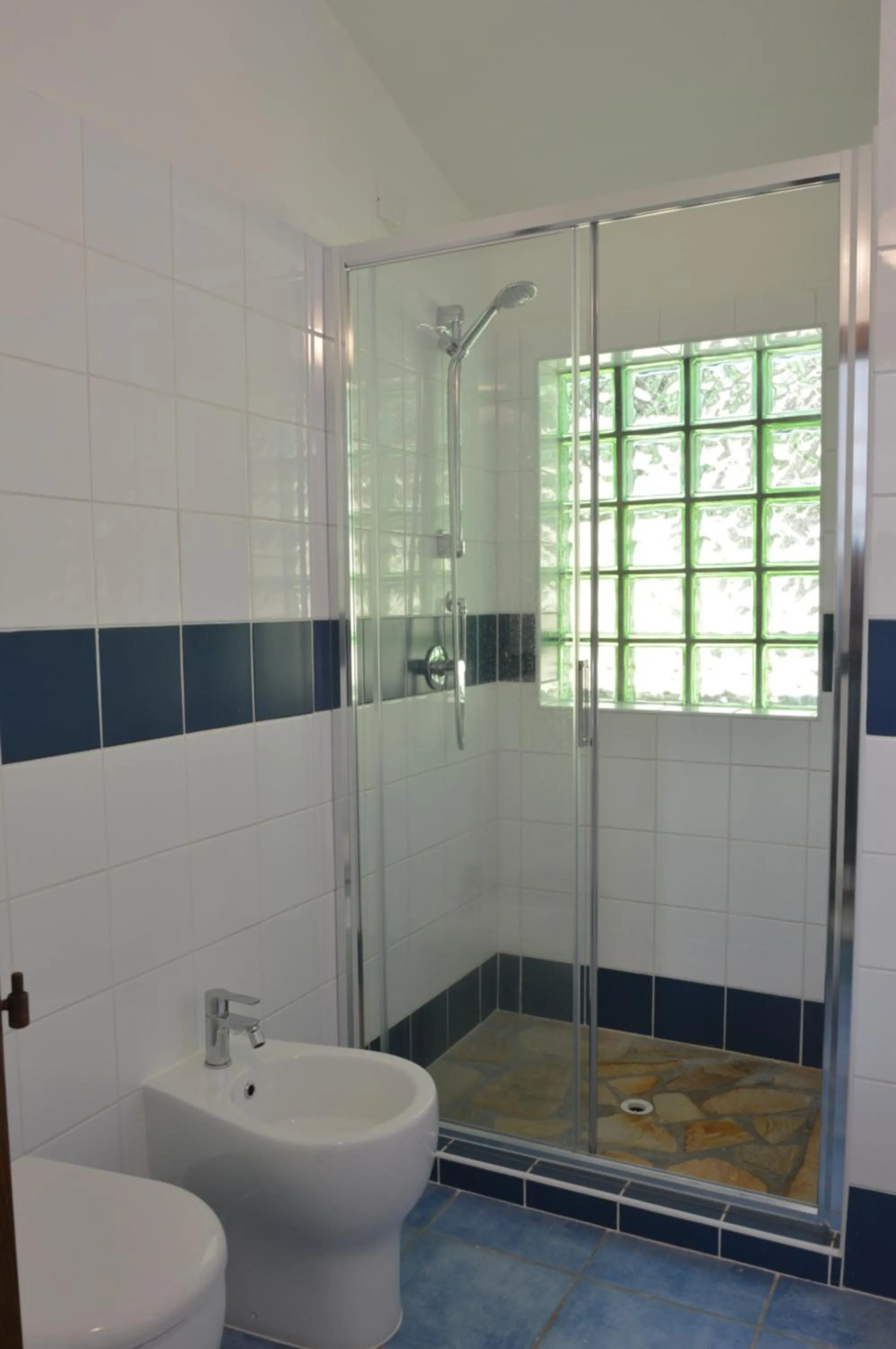 Shower in CASE BELVEDERE