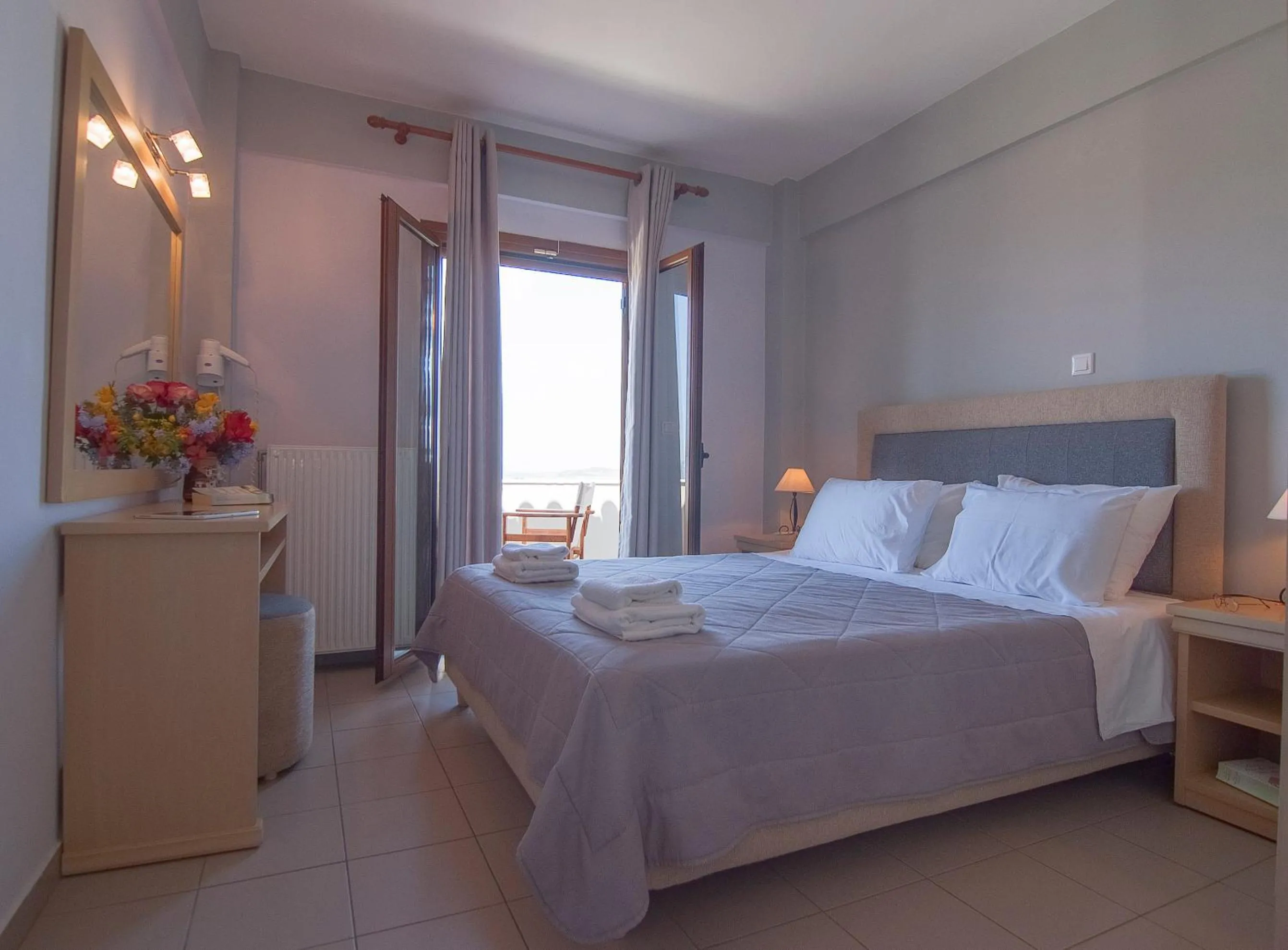 Day, Bed in Thanos Village