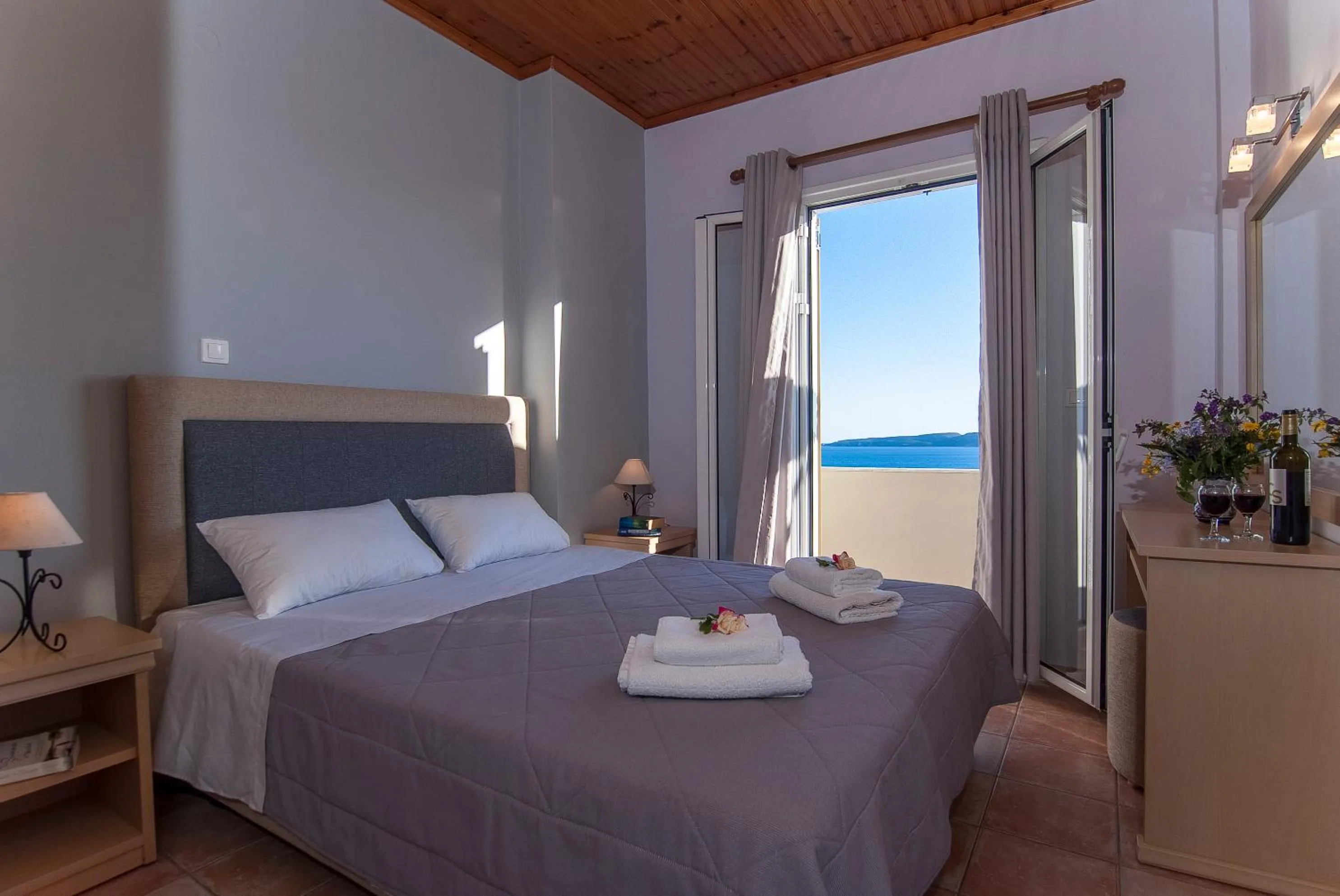 Day, Bed in Thanos Village