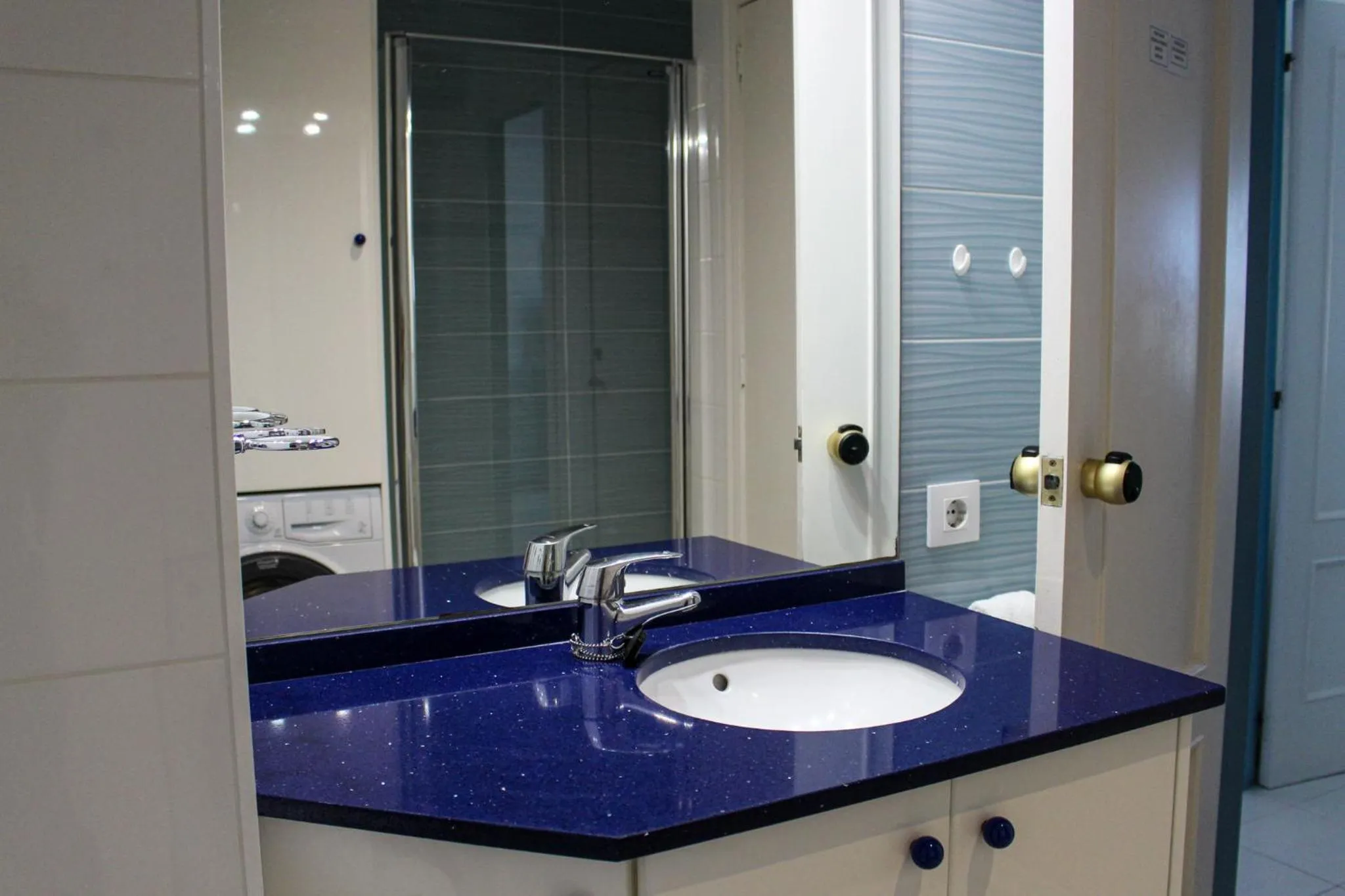 Bathroom in Apartamentos Esmeralda Unitursa