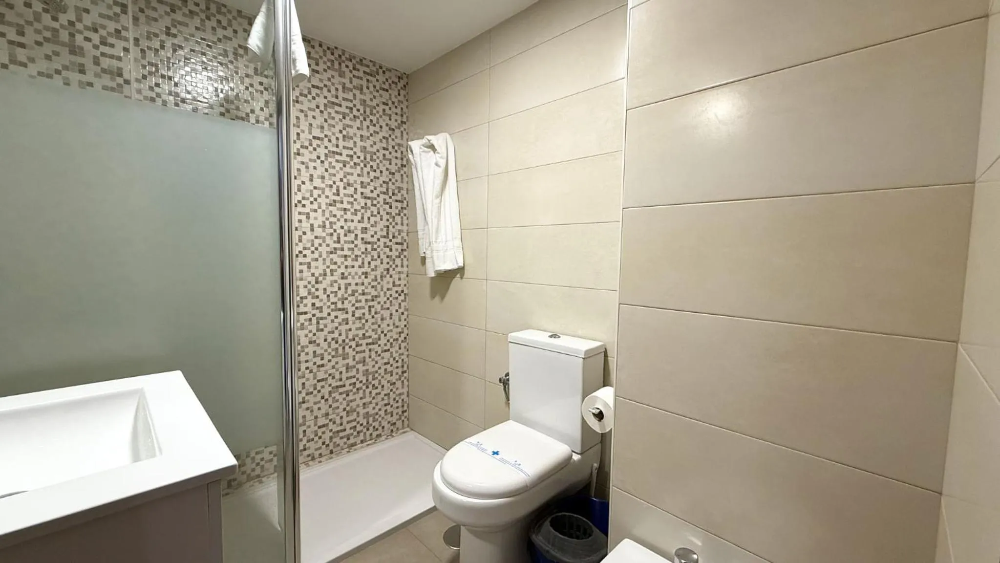 Shower in Apartamentos Esmeralda Unitursa