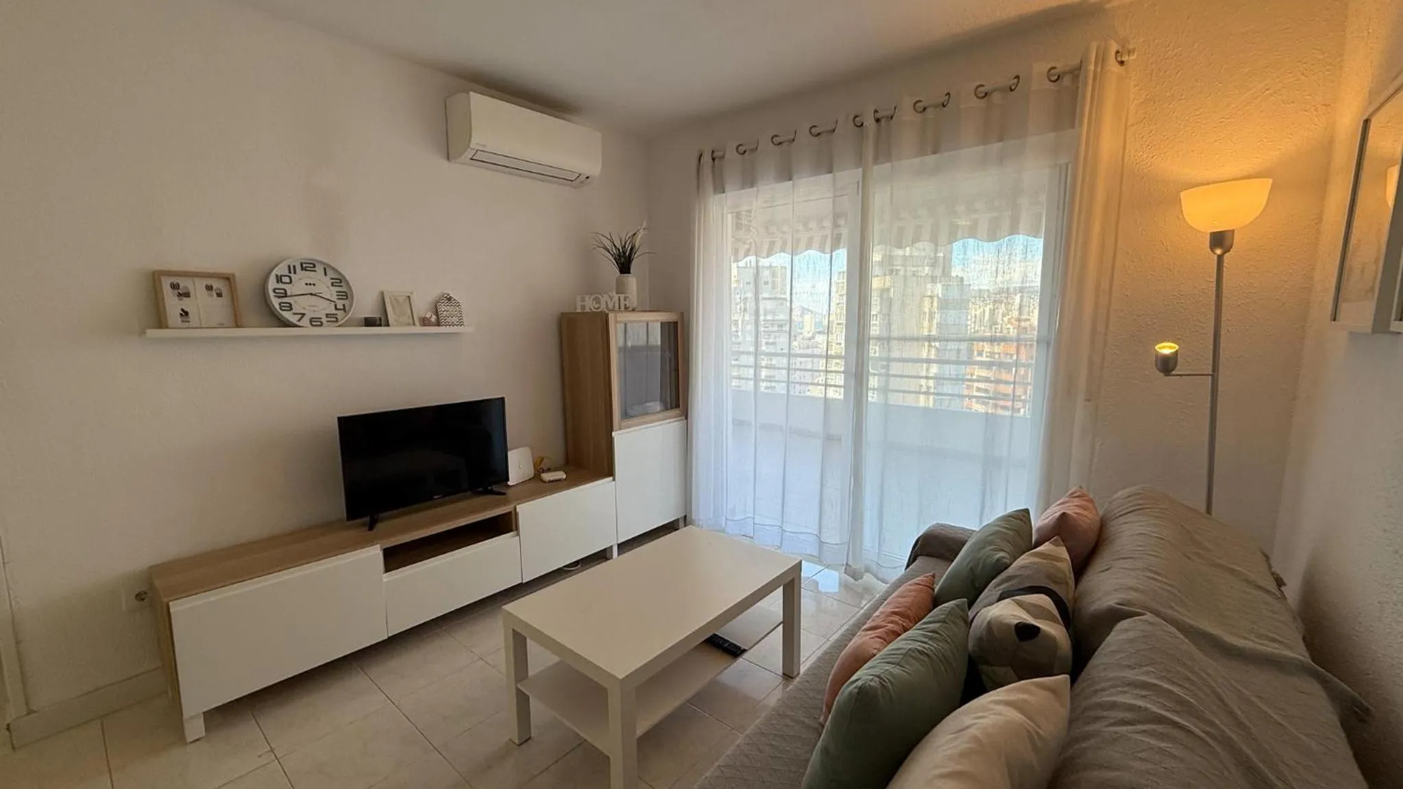 Communal lounge/ TV room in Apartamentos Esmeralda Unitursa