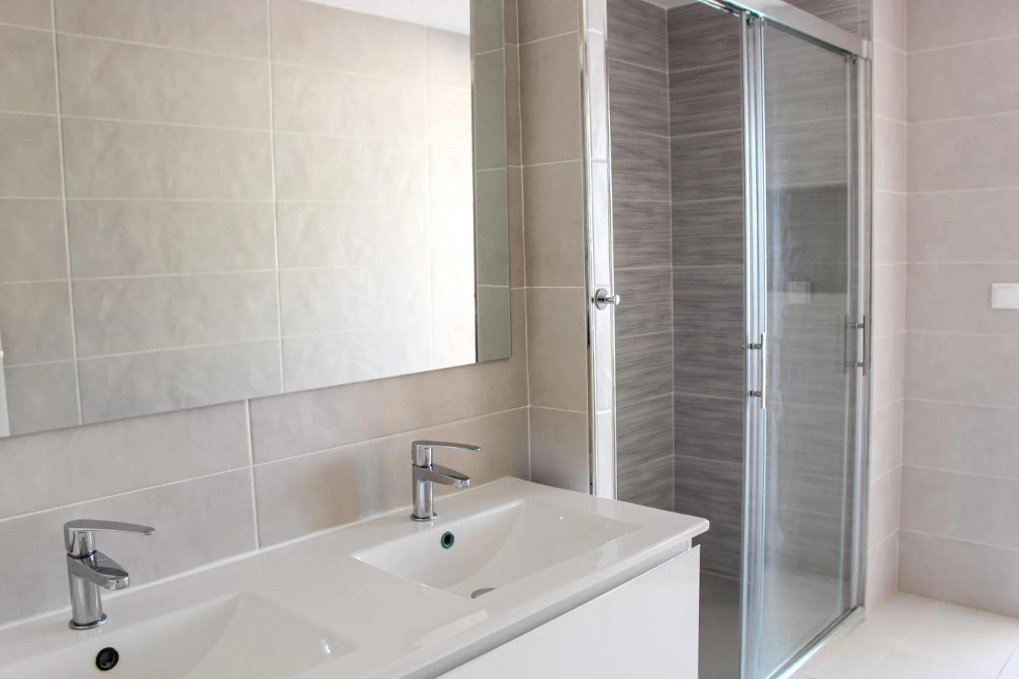 Shower in Apartamentos Esmeralda Unitursa