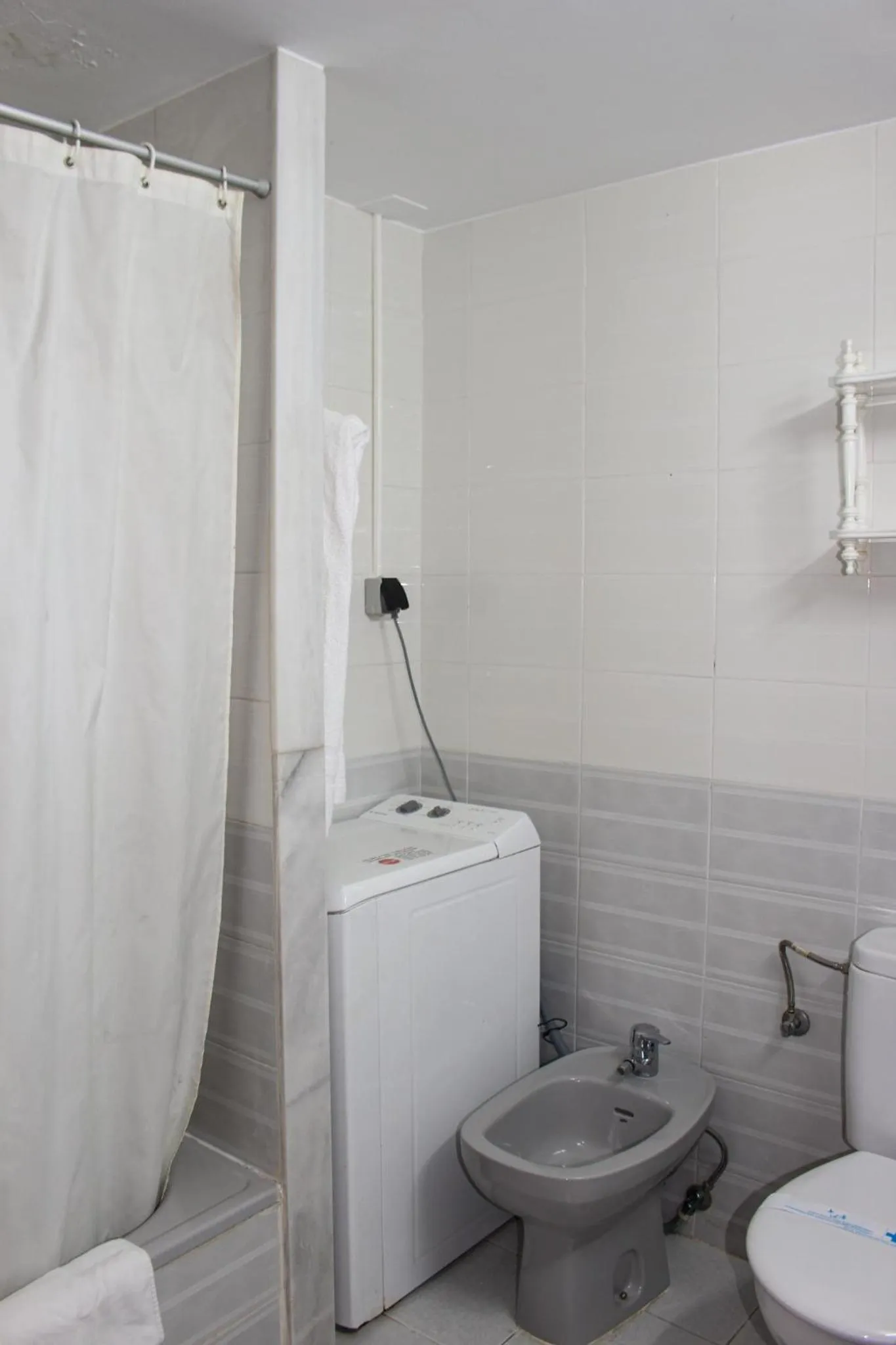 Bathroom in Apartamentos Esmeralda Unitursa