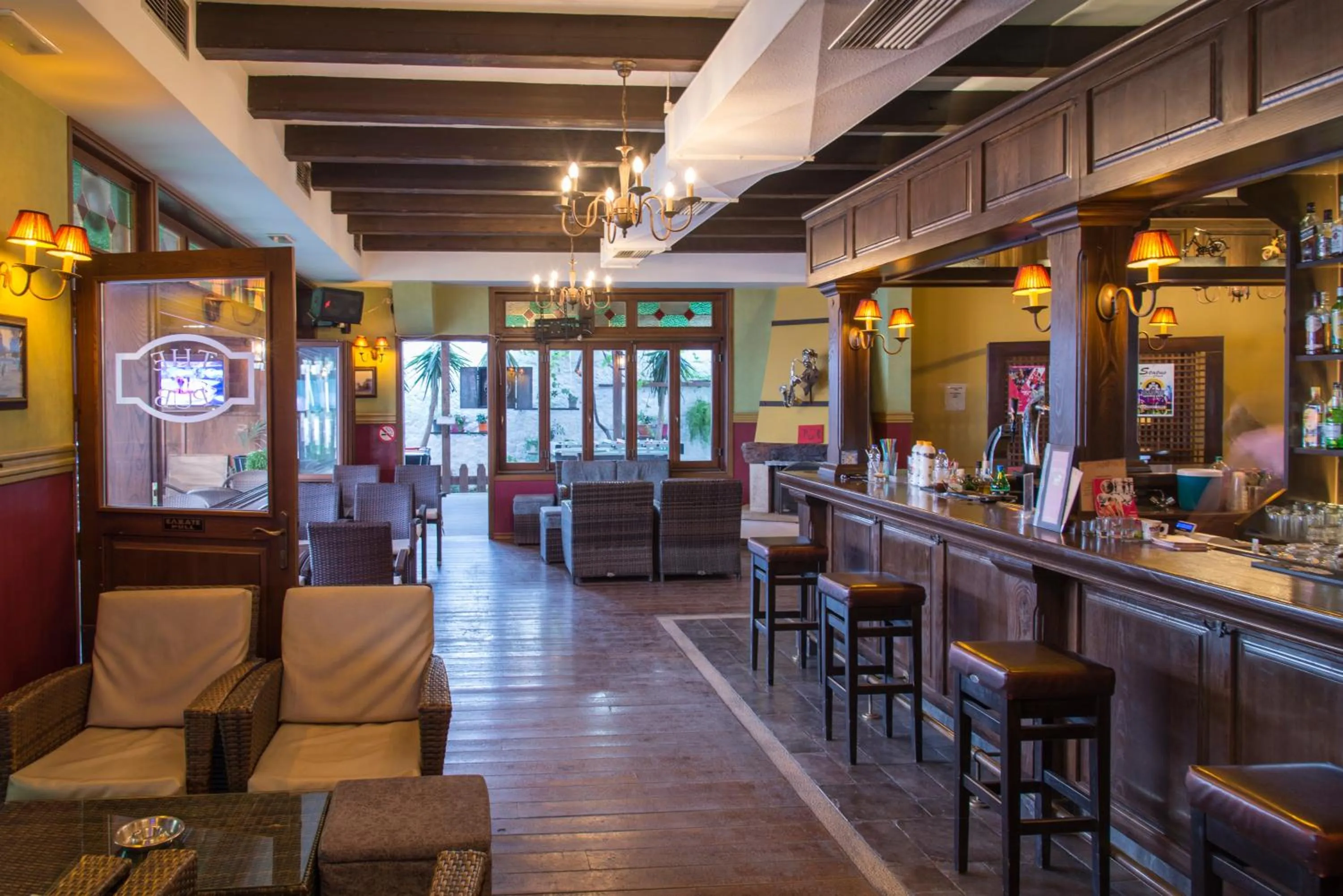 Communal lounge/ TV room in Rio Hotel