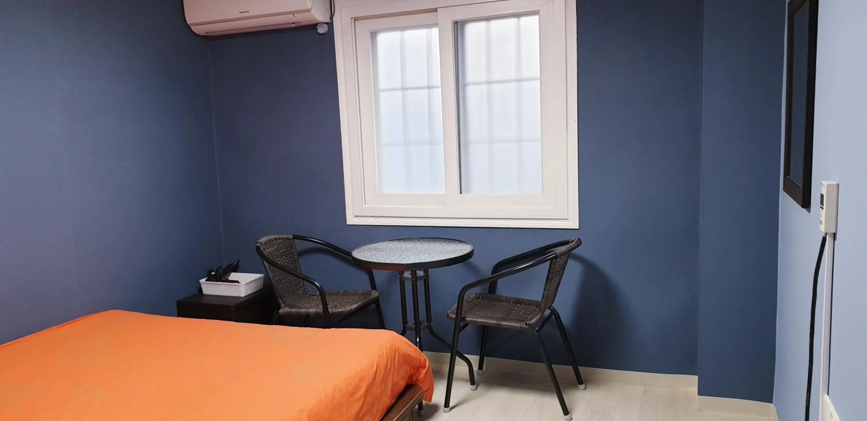 Bed in Blue Backpackers Hostel