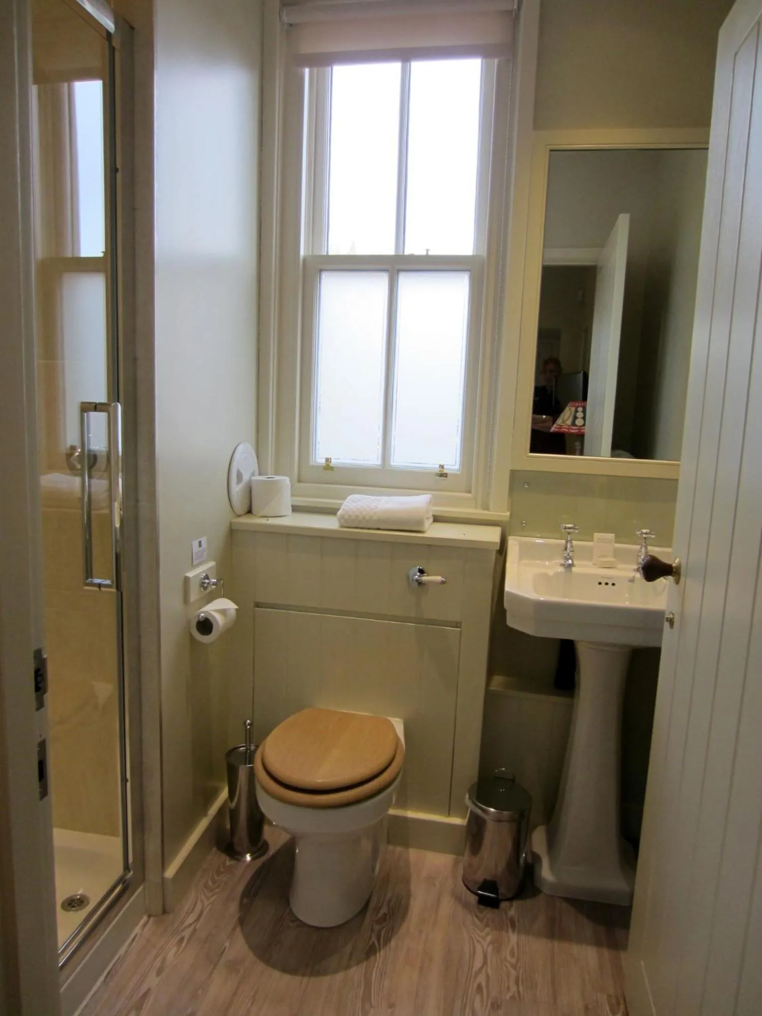 Bathroom in The Loch Lomond Arms Hotel