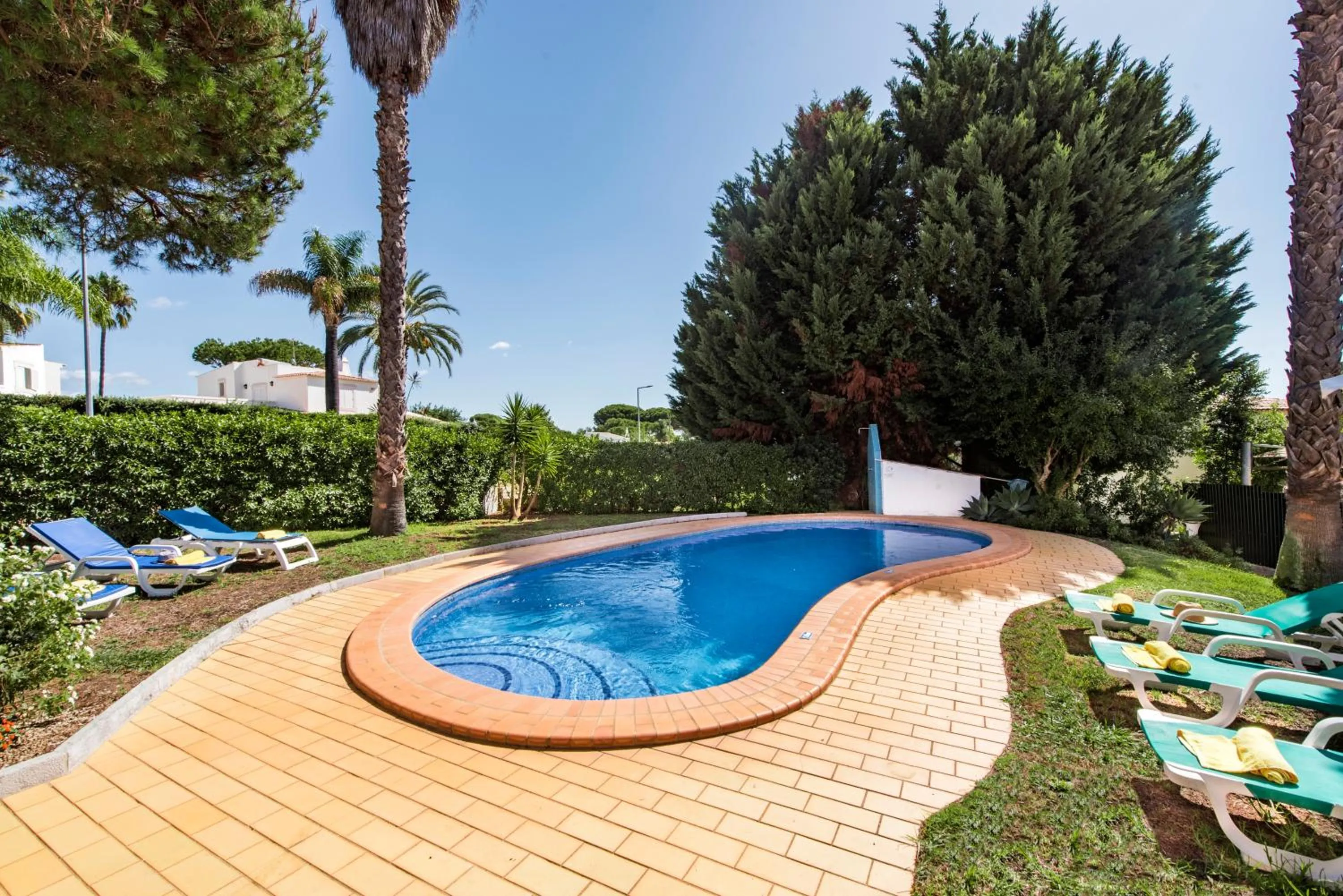 Pool view in Exclusive Retreat in Vilamoura, private pool, off-street parking, Free AC wifi