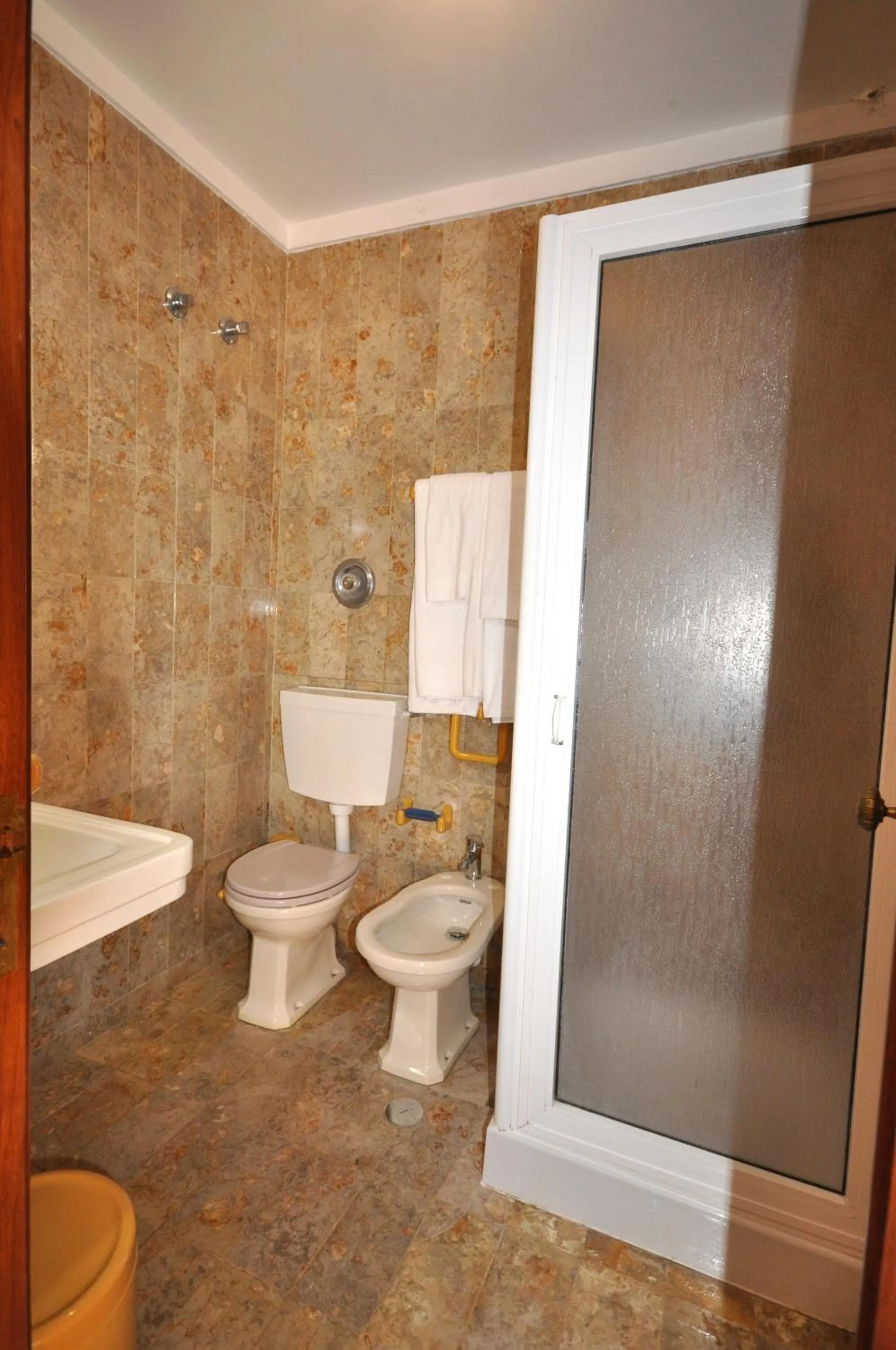 Set in good sized, mature gardens which afford a very good degree of privacy and