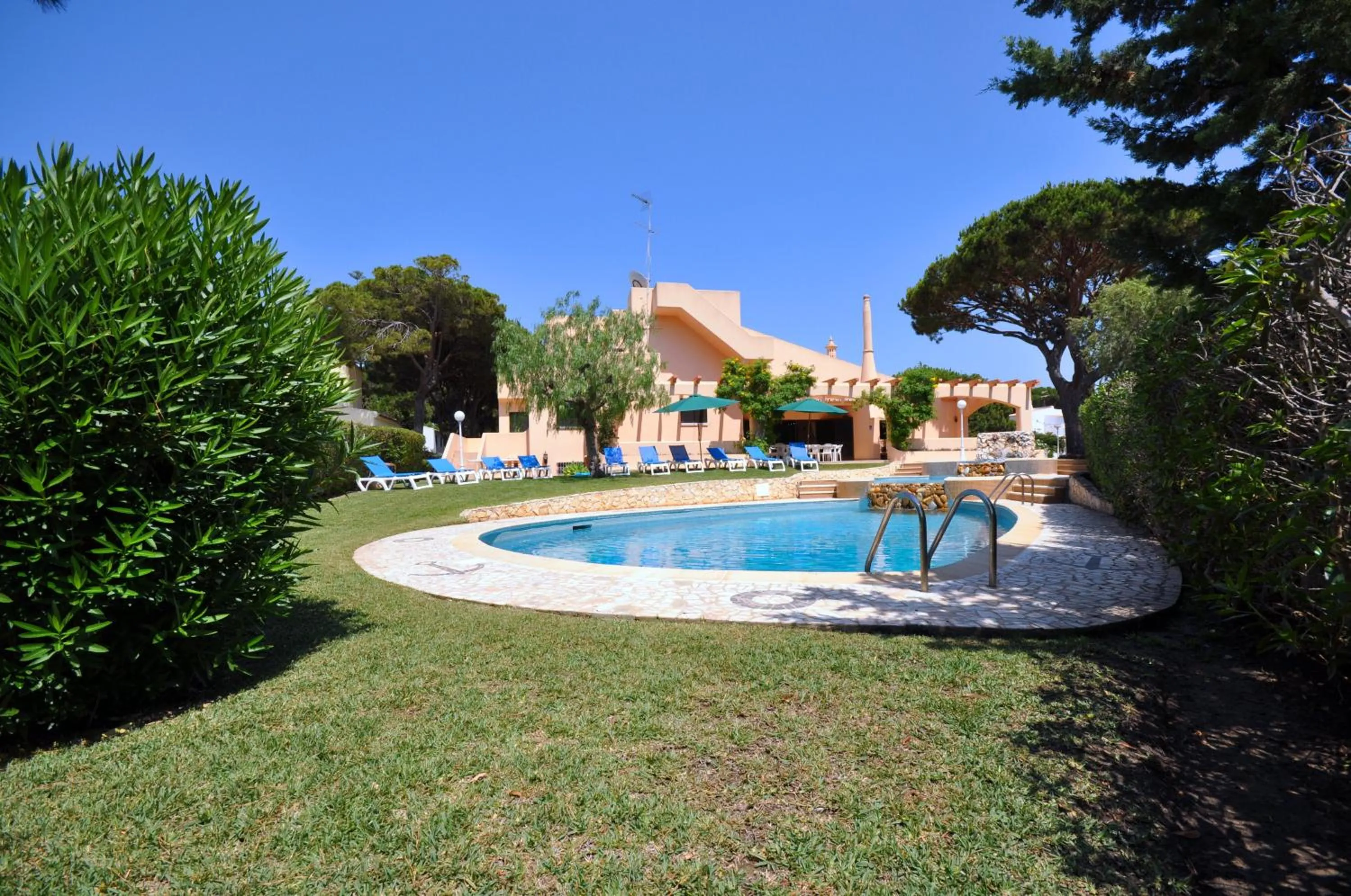 Set in good sized, mature gardens which afford a very good degree of privacy and