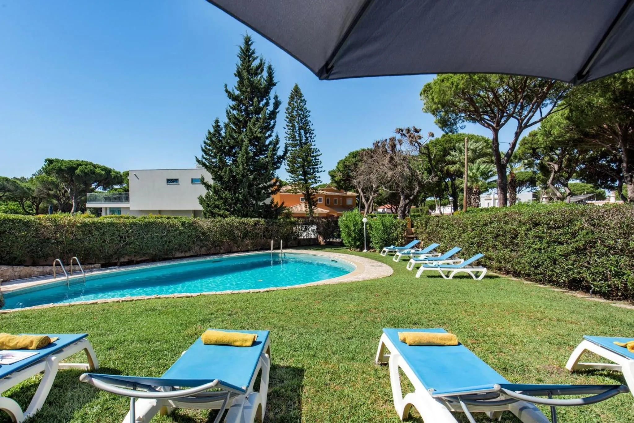 Summer in 5 En-Suite Bedrooms, close to centre, free AC WiFi