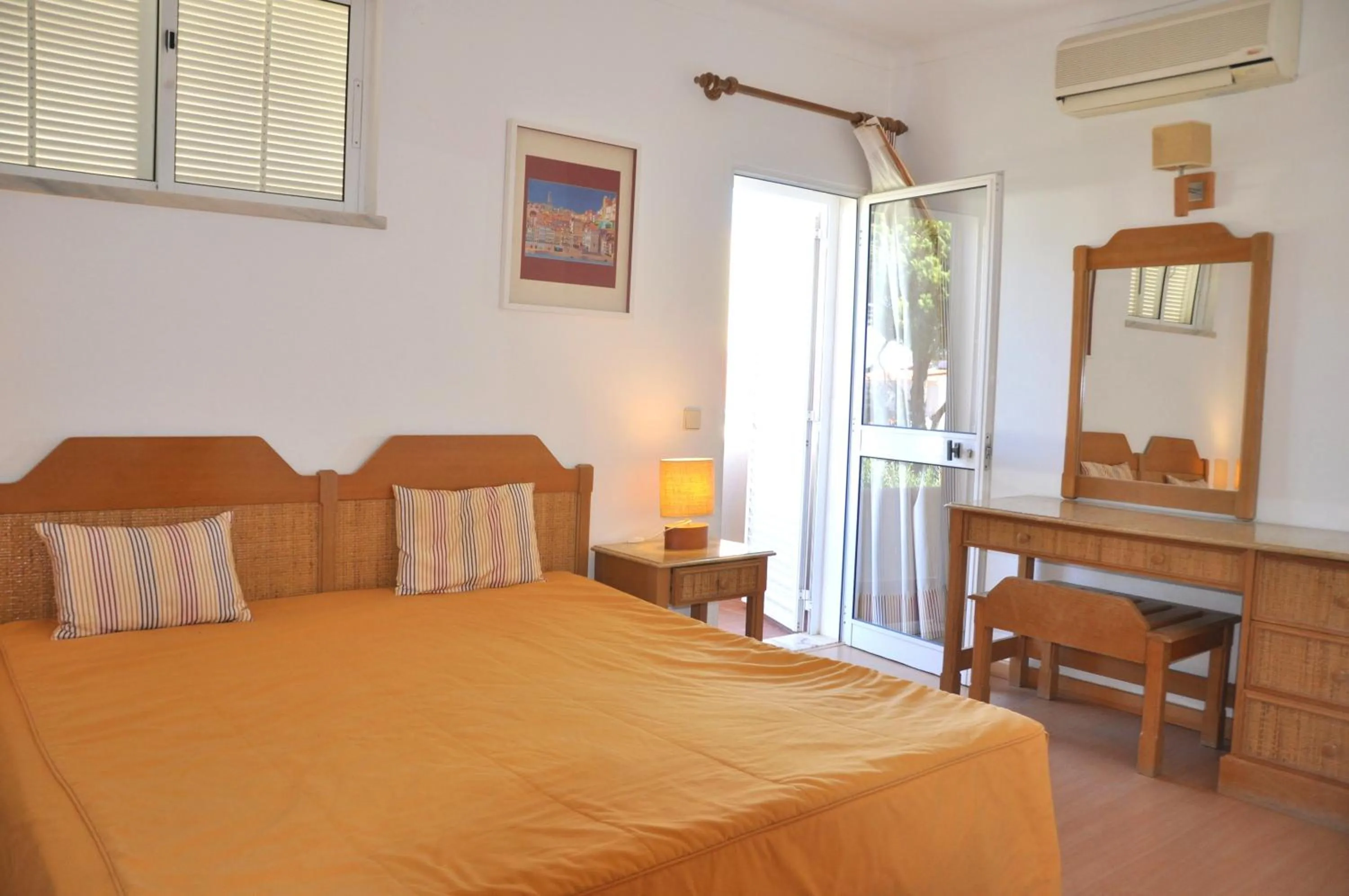 Bedroom, Bed in Stylish and well-equipped, private pool, close to amenities, free AC and Wifi