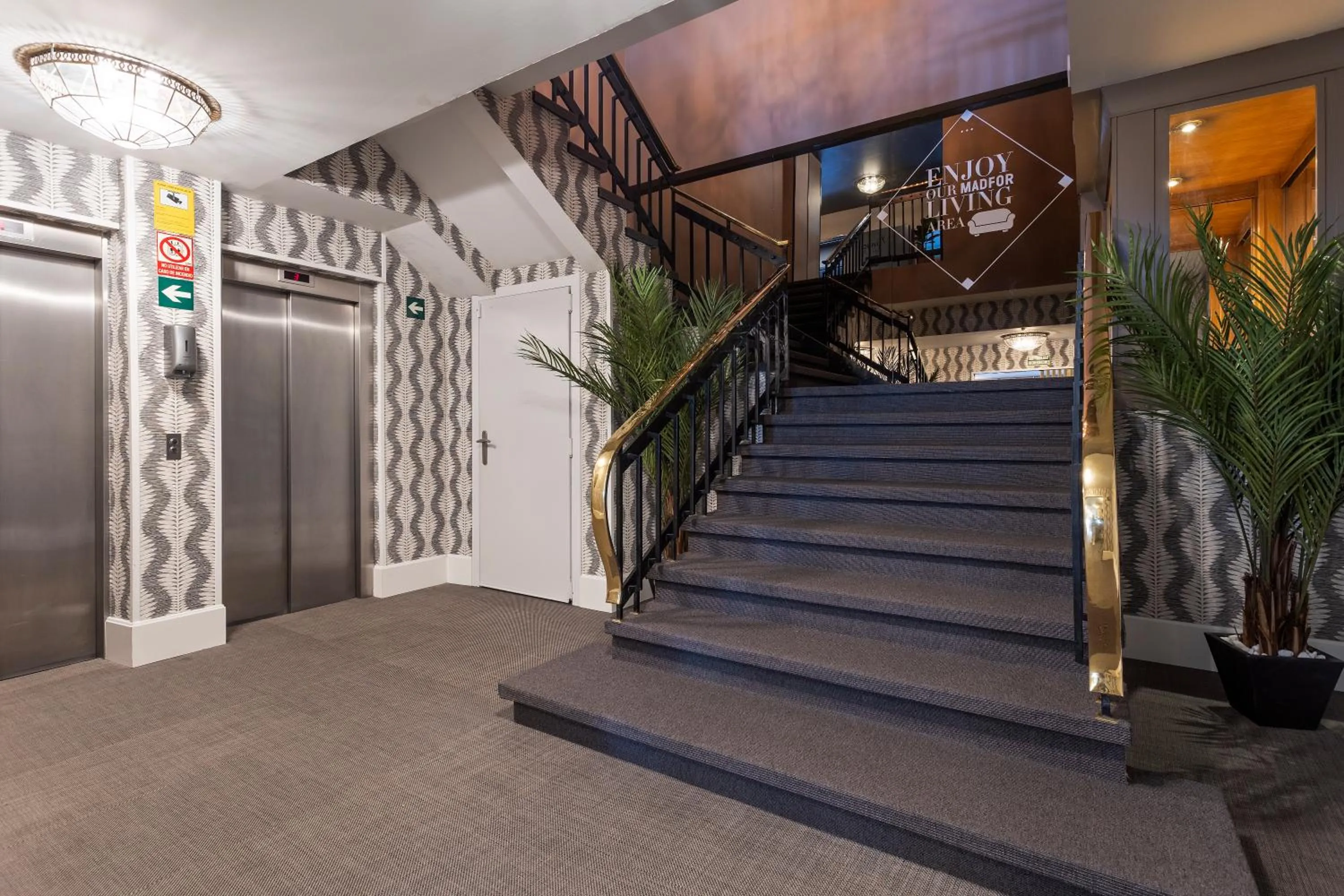 elevator in Hotel Acta Madfor