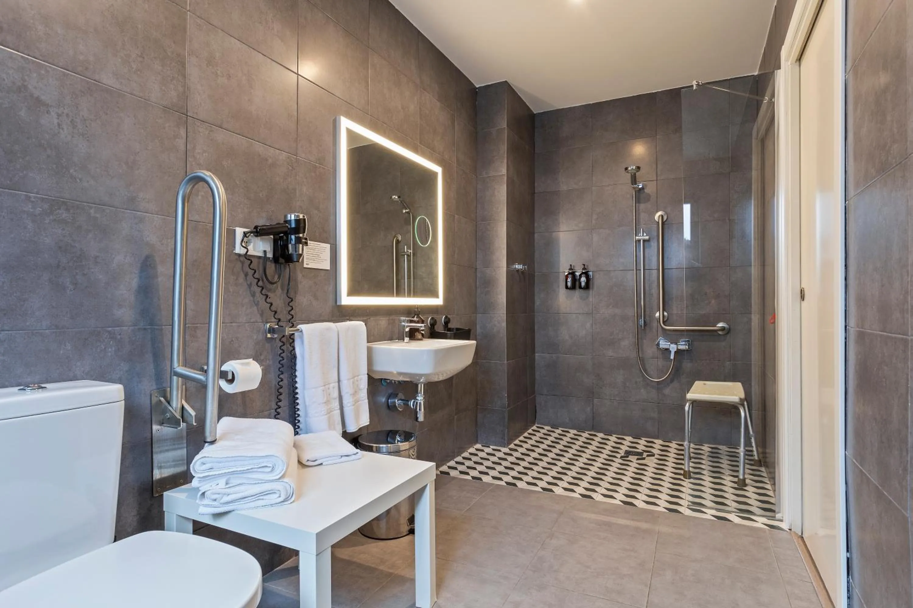 Bathroom in Hotel Acta Madfor