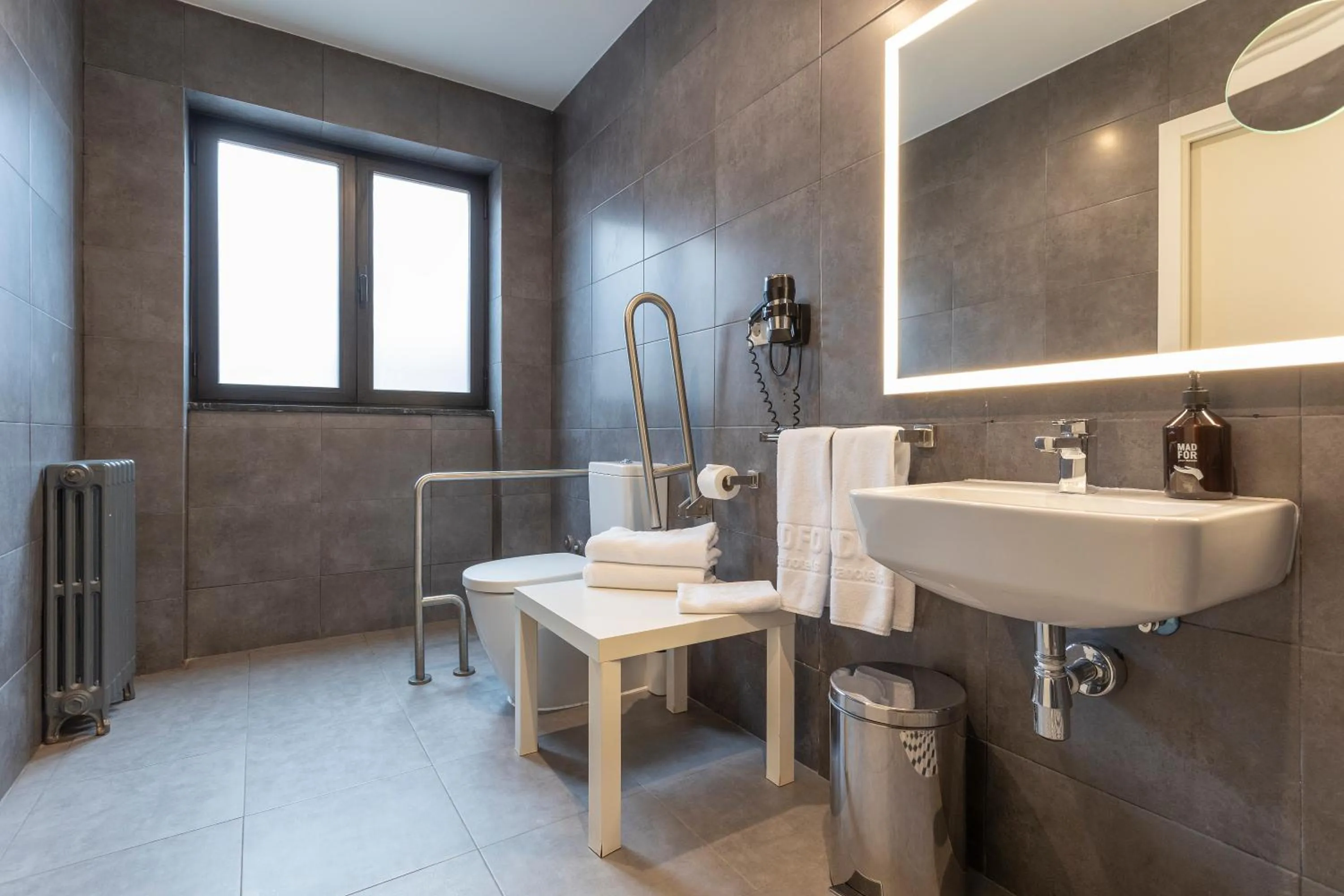 Bathroom in Hotel Acta Madfor