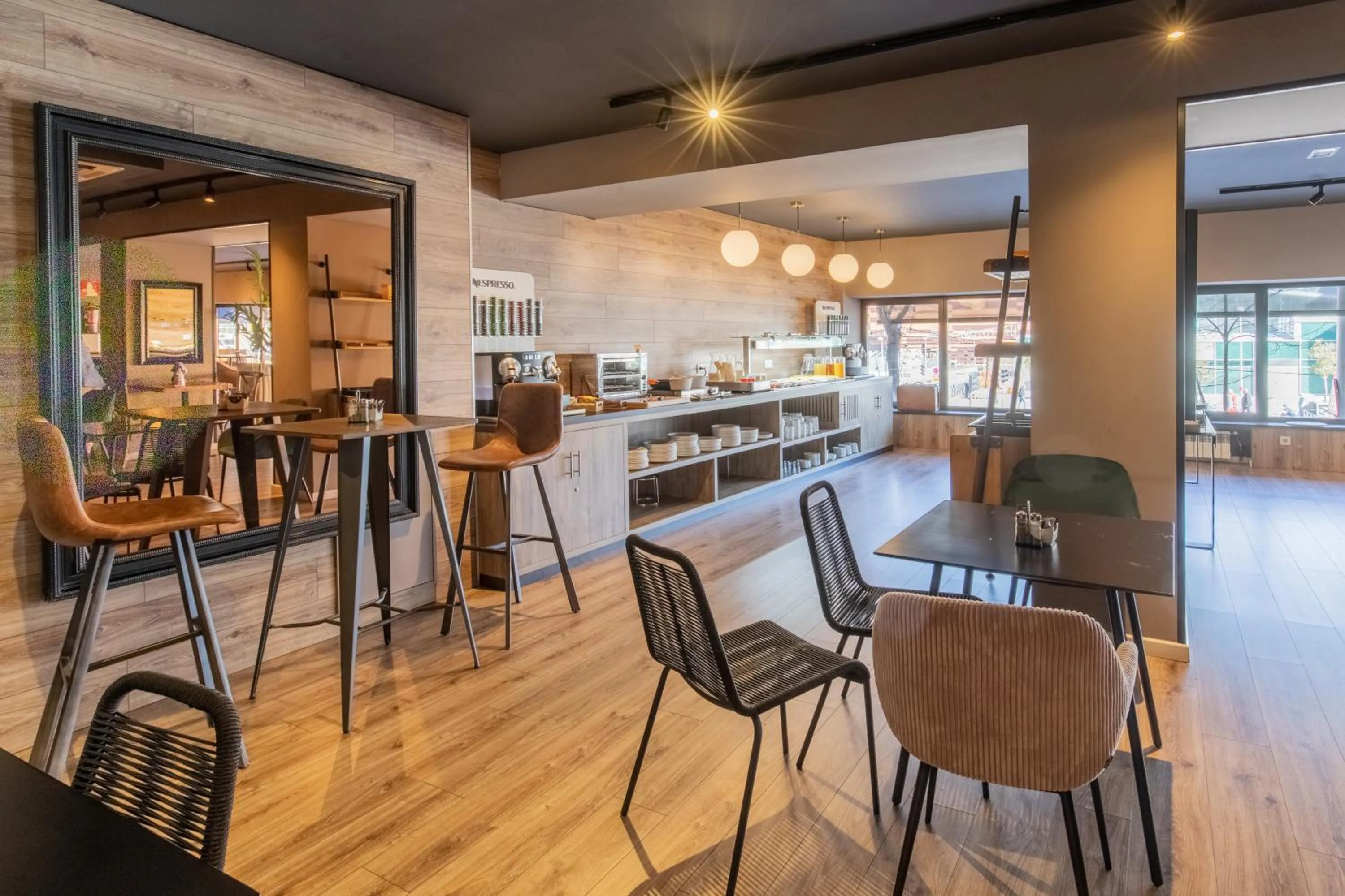 Buffet breakfast in Hotel Acta Madfor