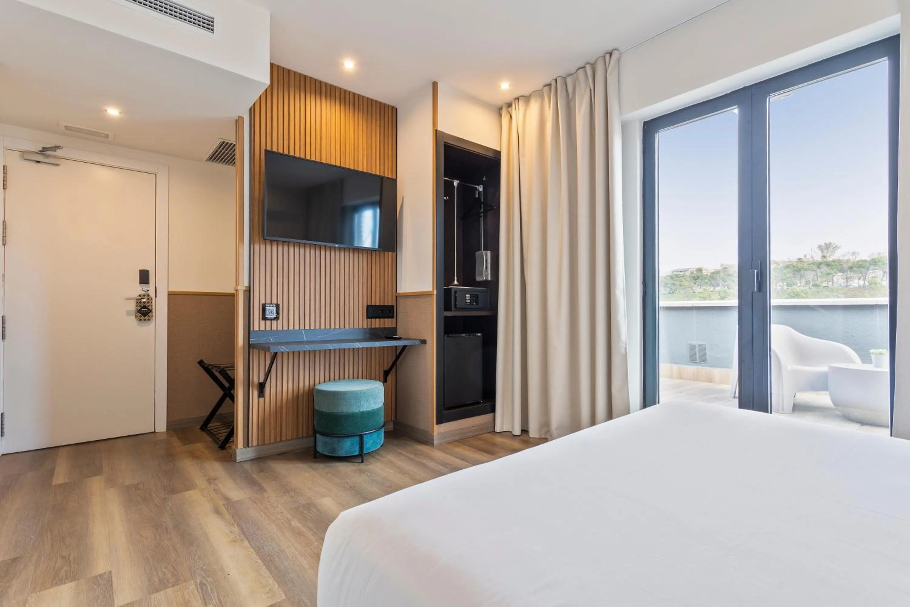 Bedroom, Bed in Hotel Acta Madfor