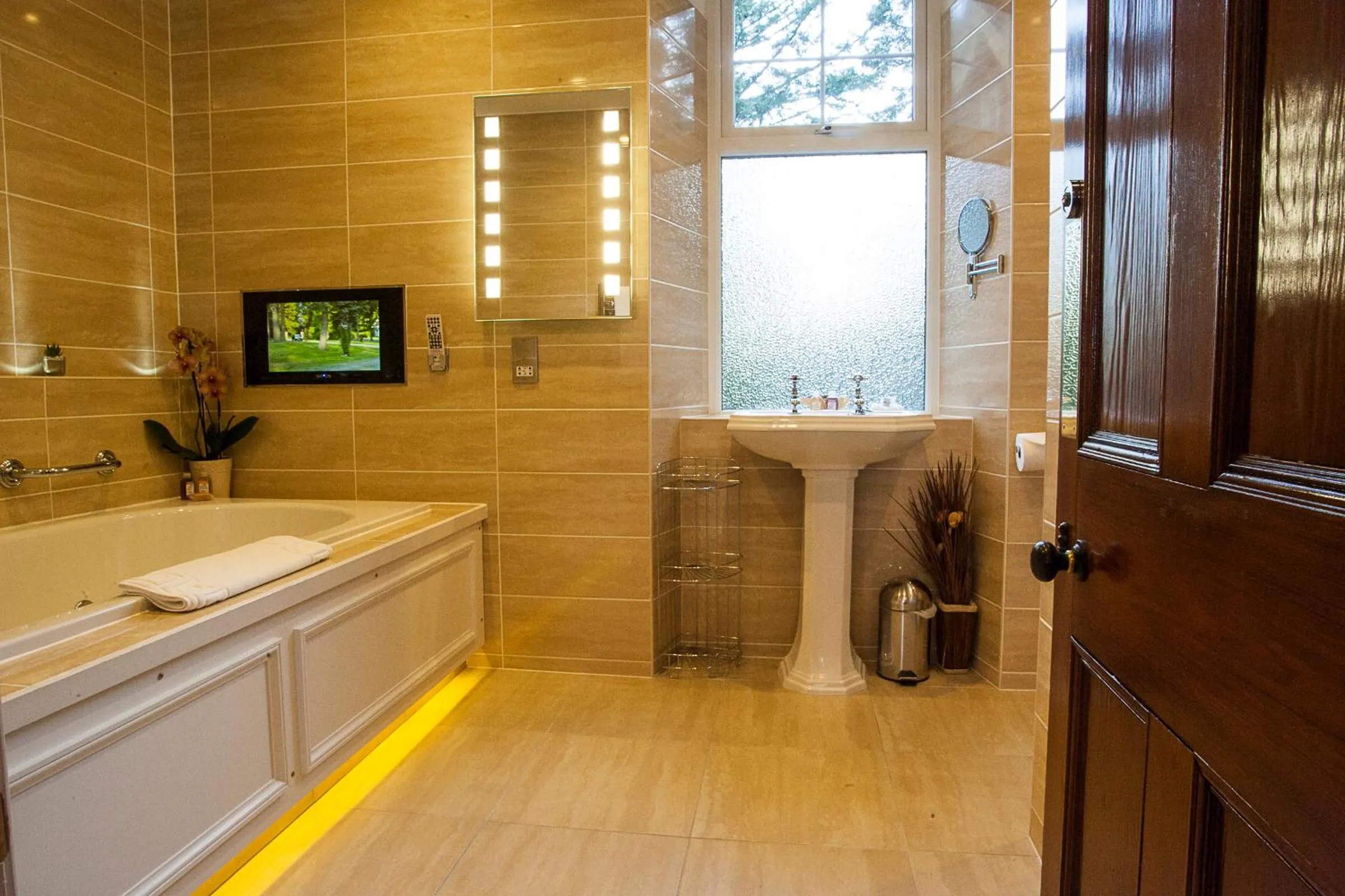 Bathroom in Tigh na Sgiath Country House Hotel