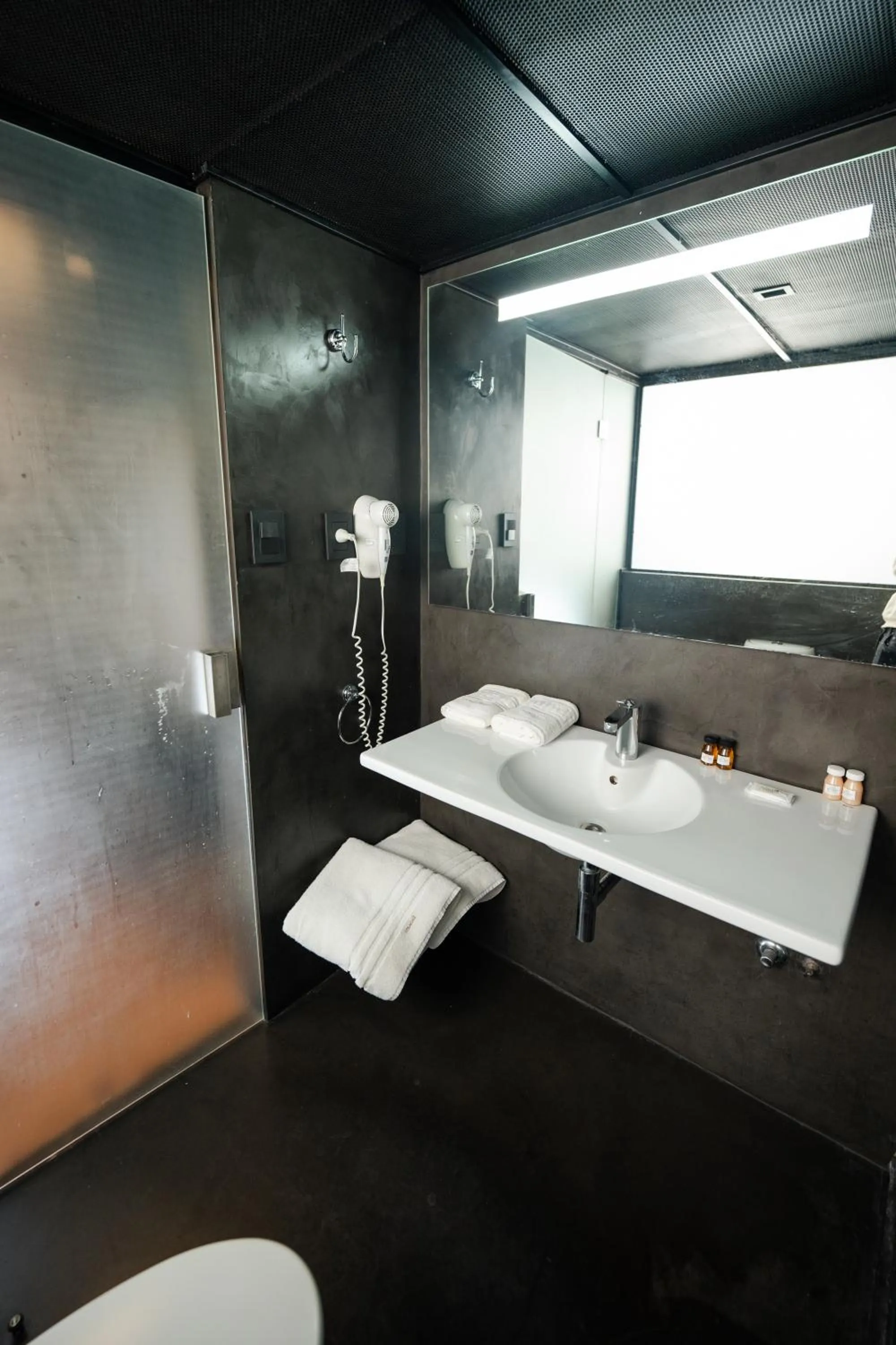 Shower in Loft Osteria by Sagardi