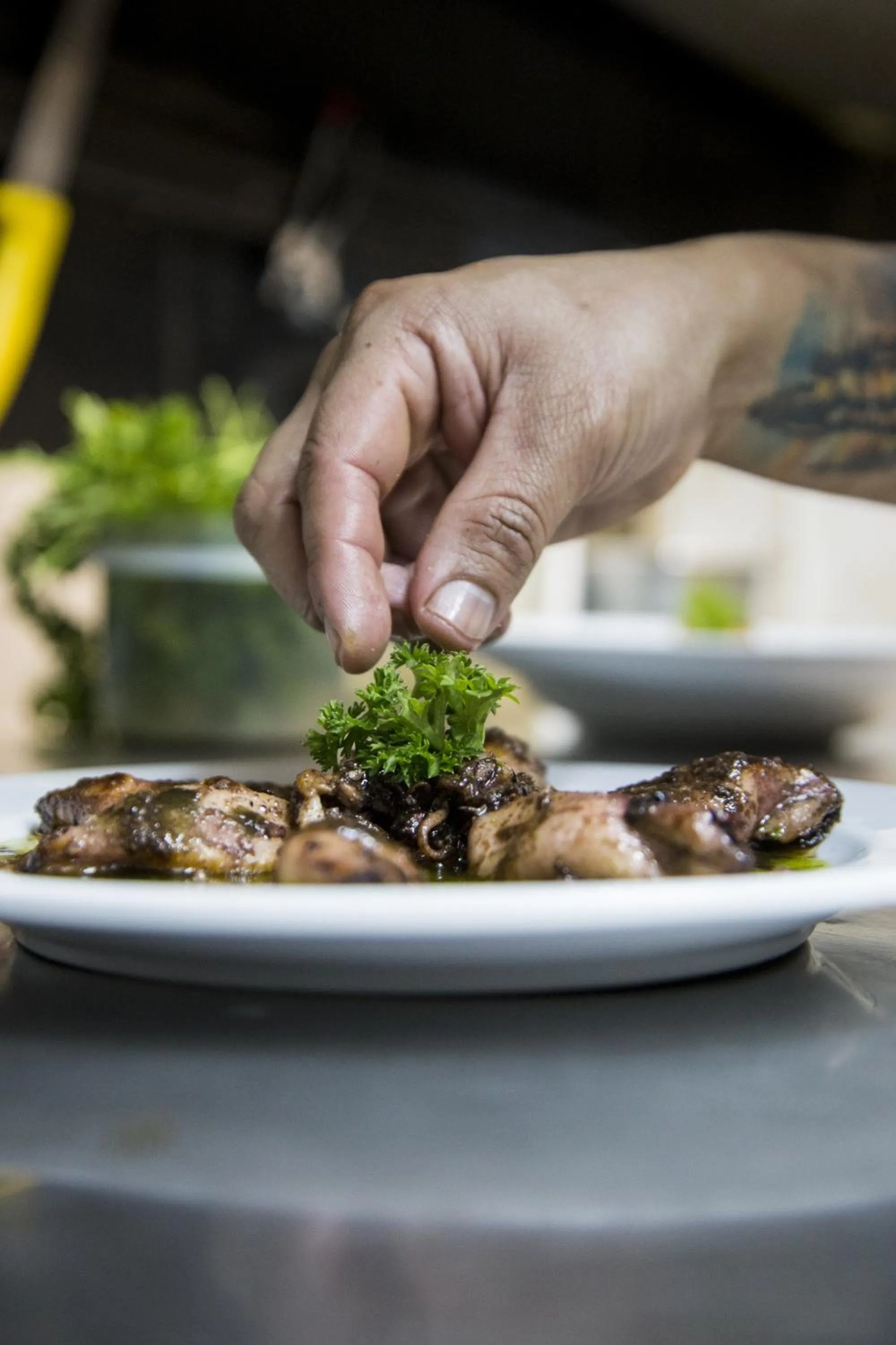 Food and drinks in Loft Osteria by Sagardi