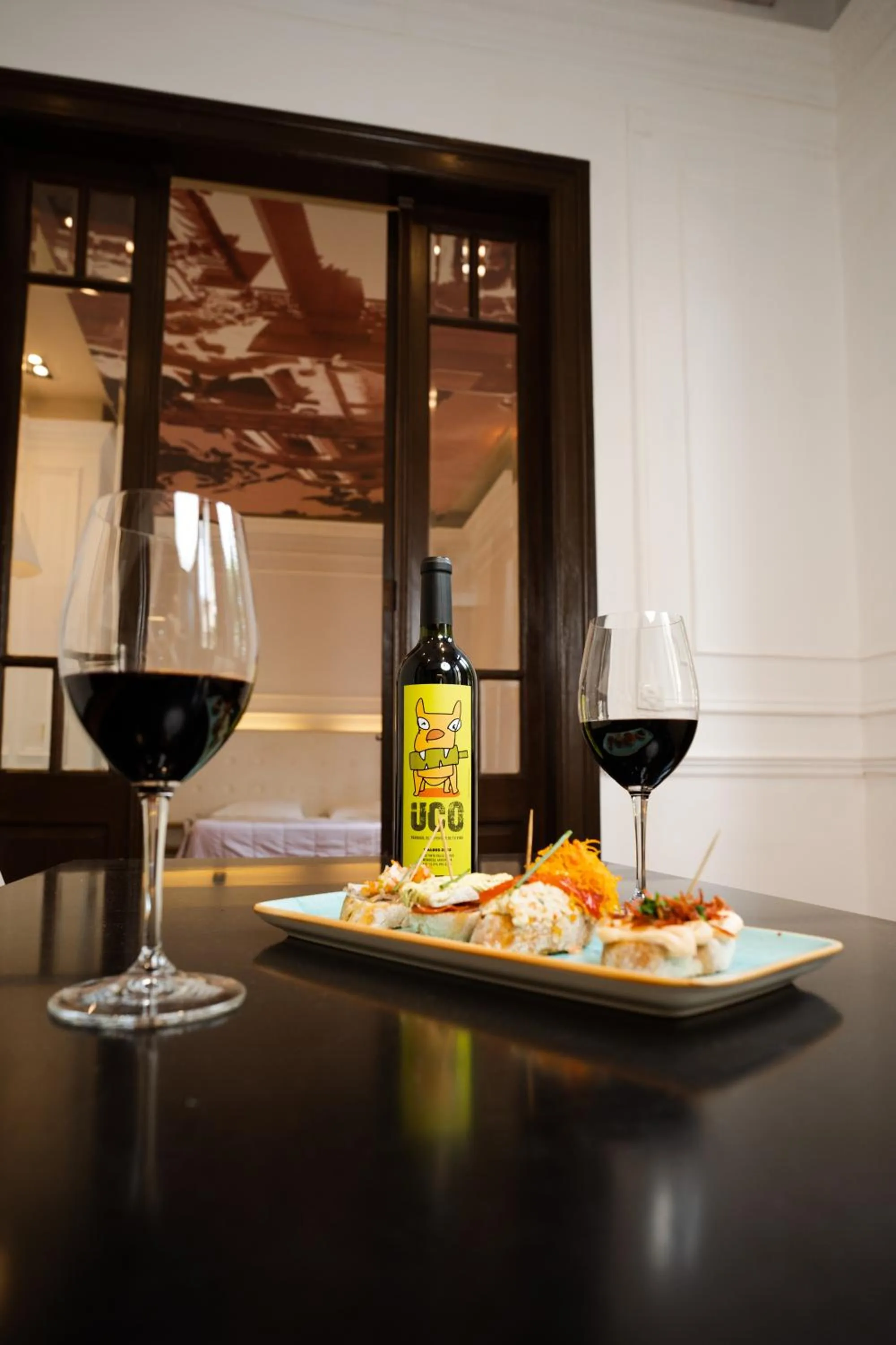 Food and drinks in Loft Osteria by Sagardi