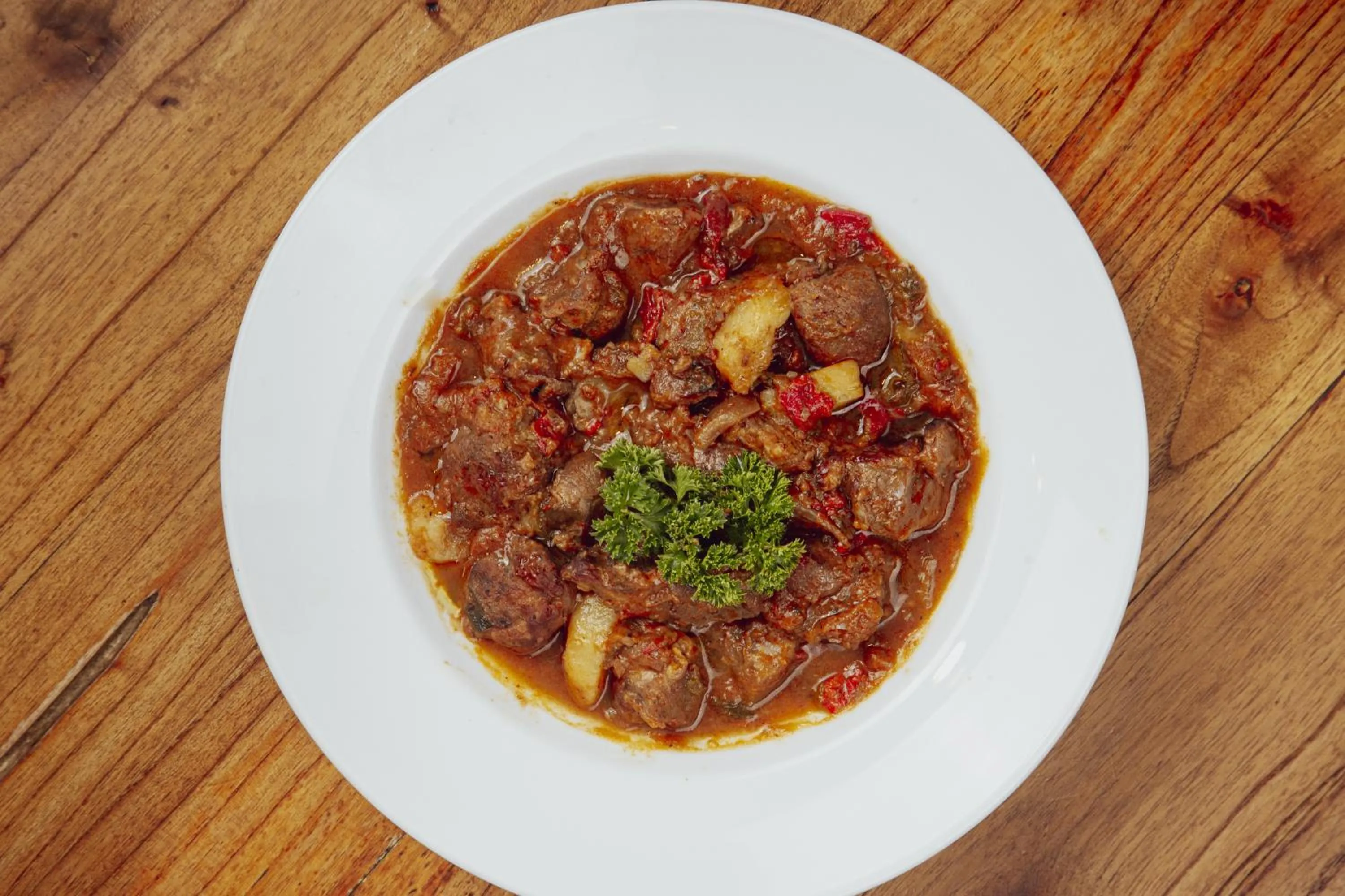 Food and drinks in Loft Osteria by Sagardi