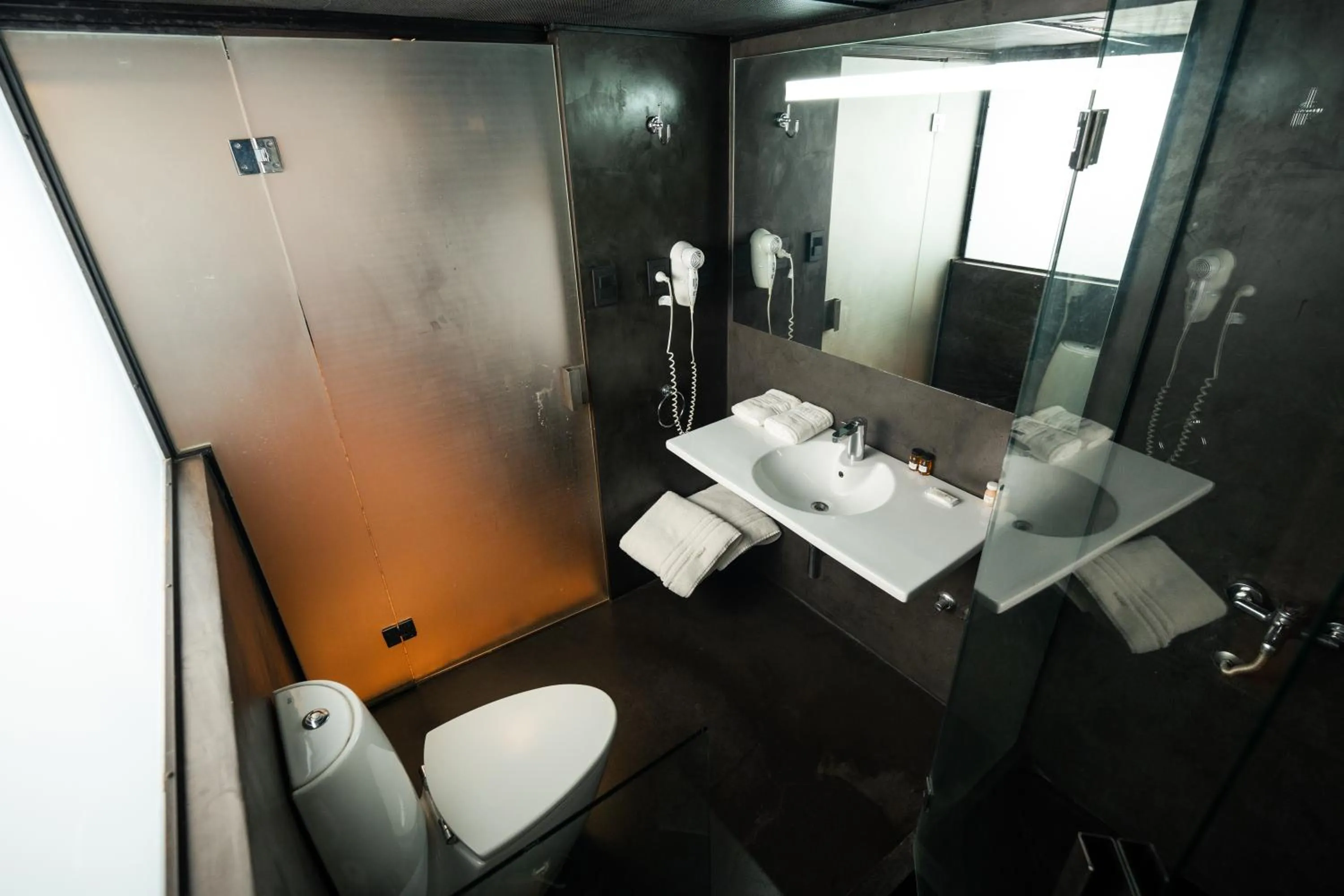 Shower in Loft Osteria by Sagardi