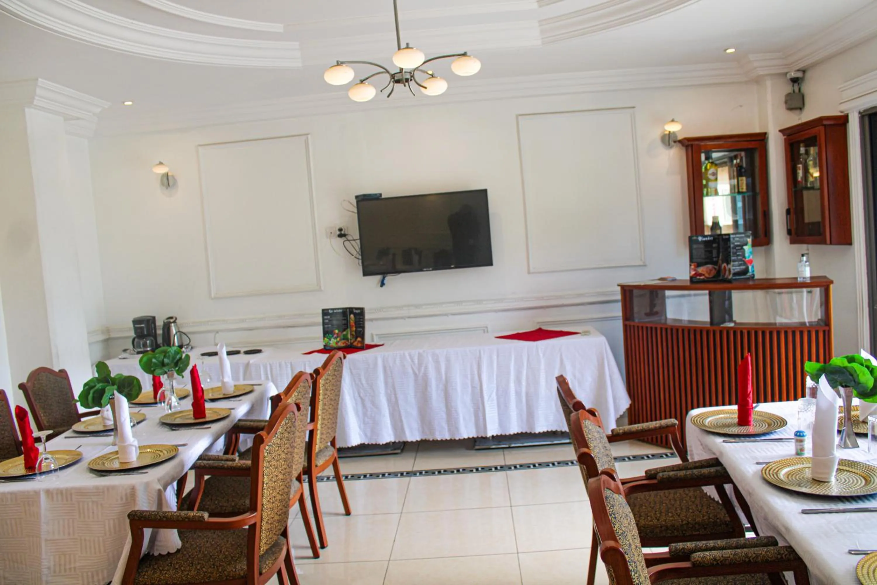 Restaurant/places to eat in Residence Le Carat Bonapriso