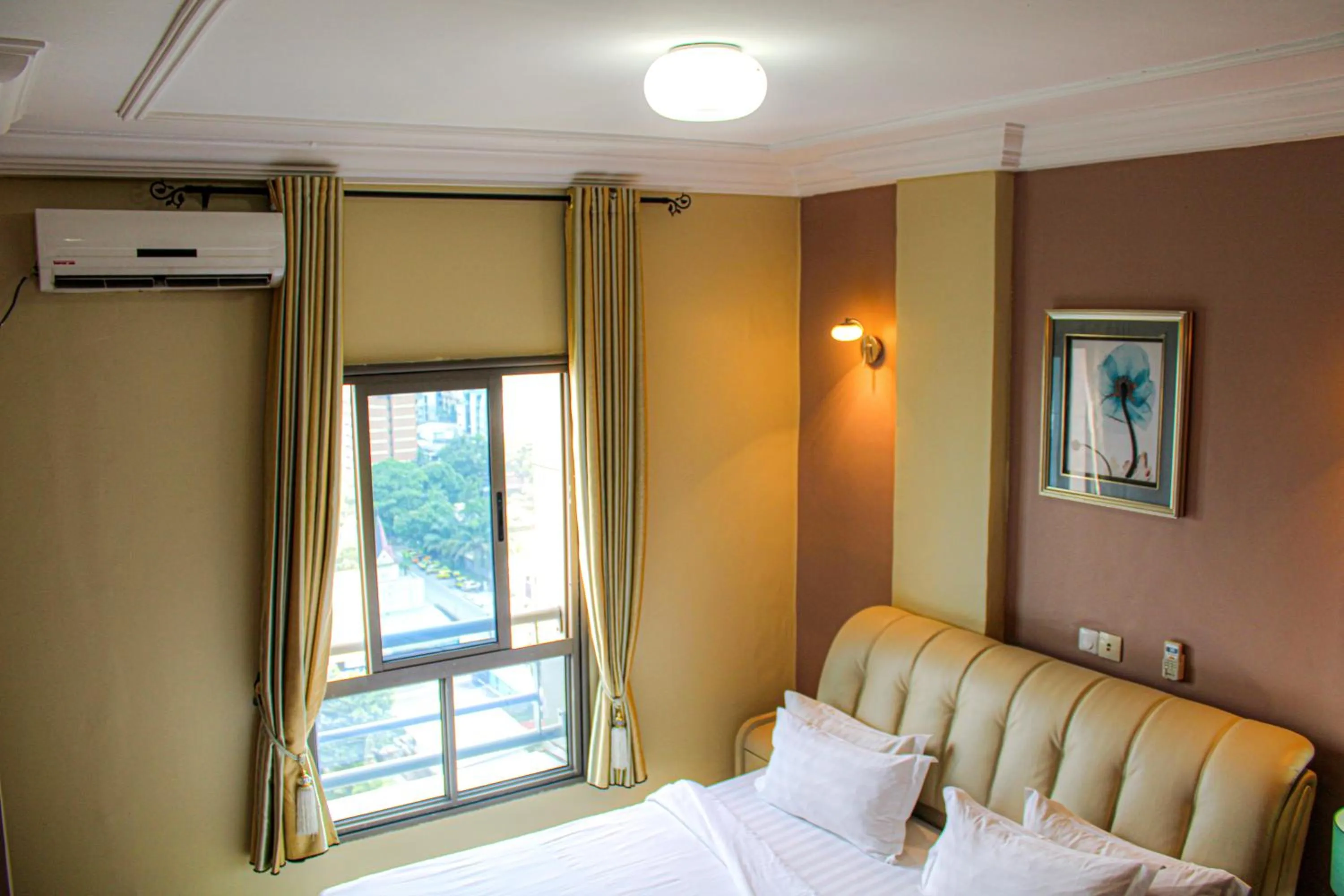 Bed in Residence Le Carat Bonapriso