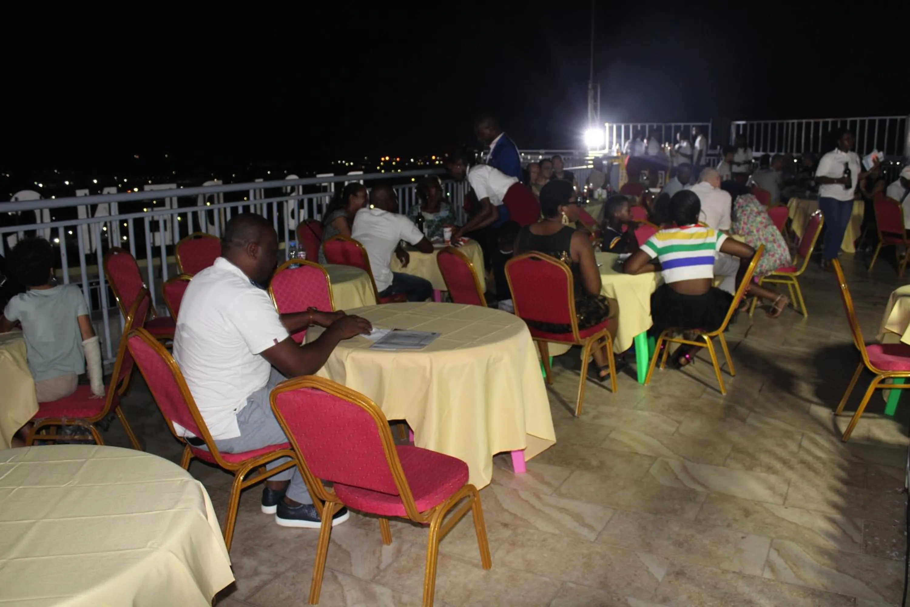 Karaoke in Residence Le Carat Bonapriso