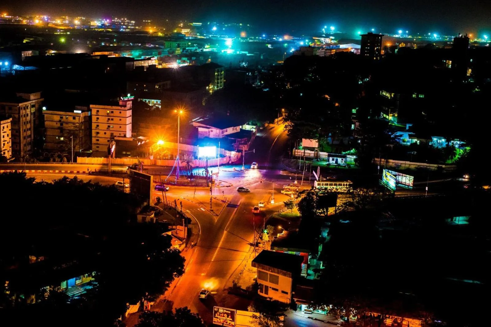 Quiet street view in Residence Le Carat Bonapriso