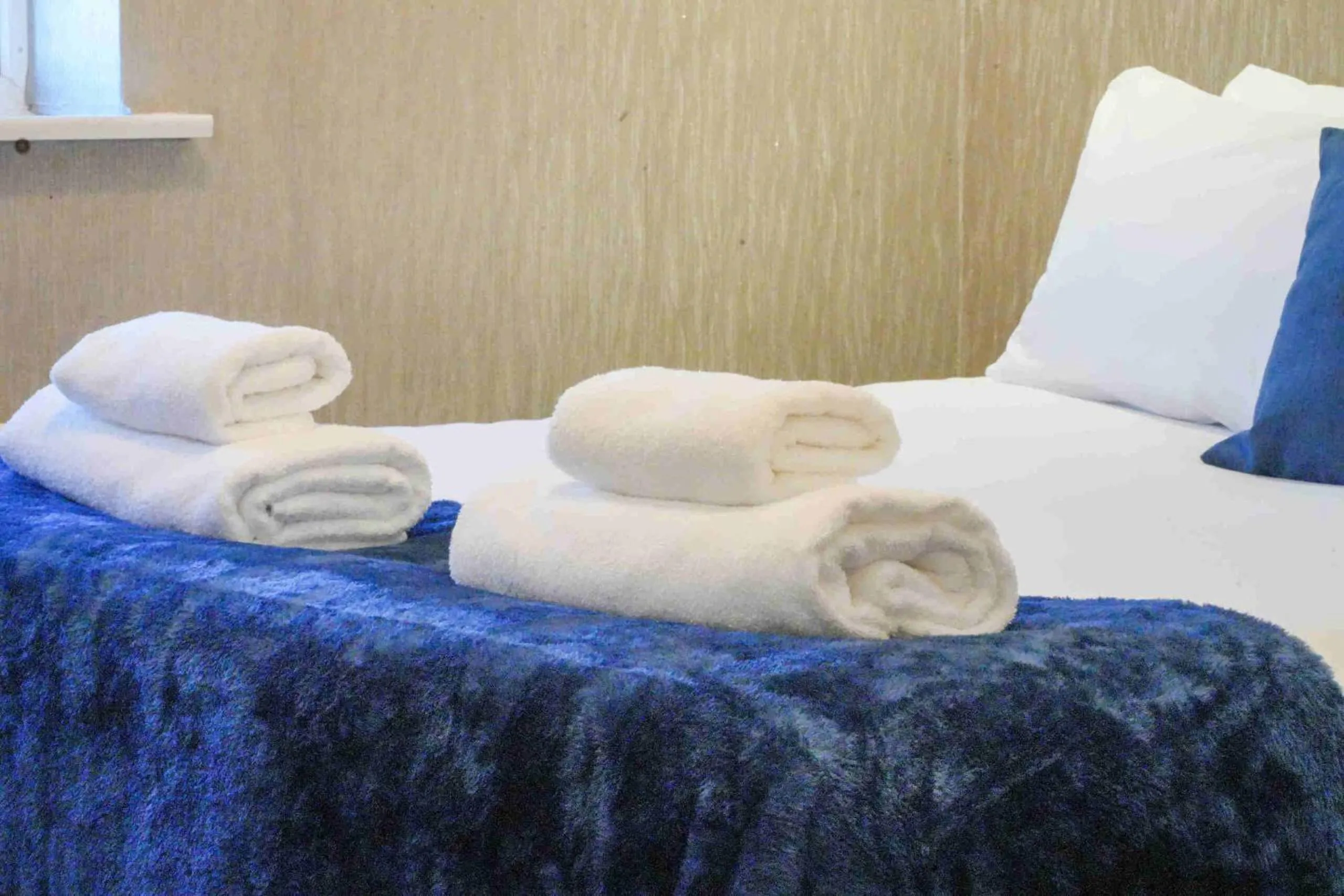 Bedroom, Bed in Taylor Close