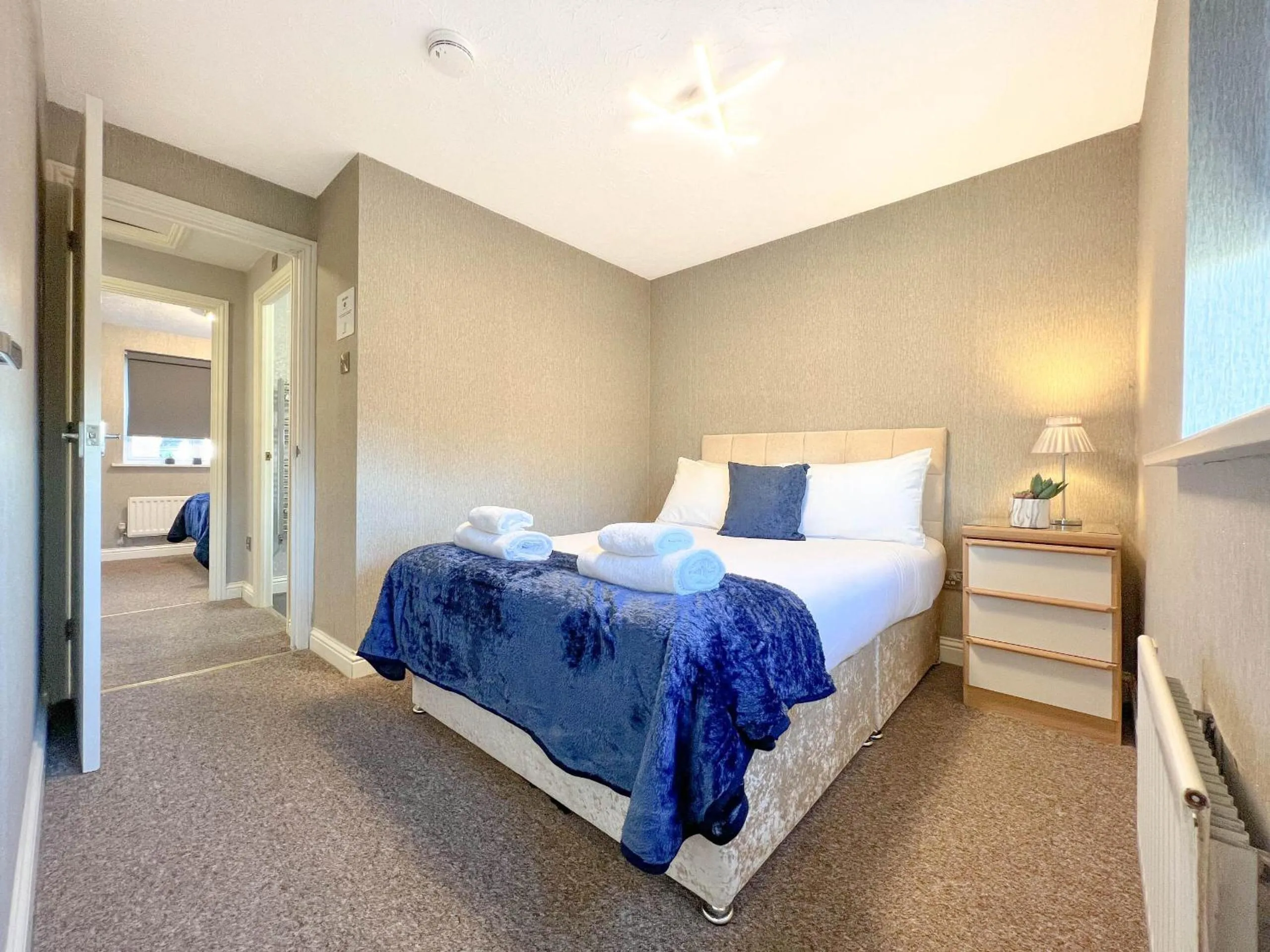 Bedroom, Bed in Taylor Close