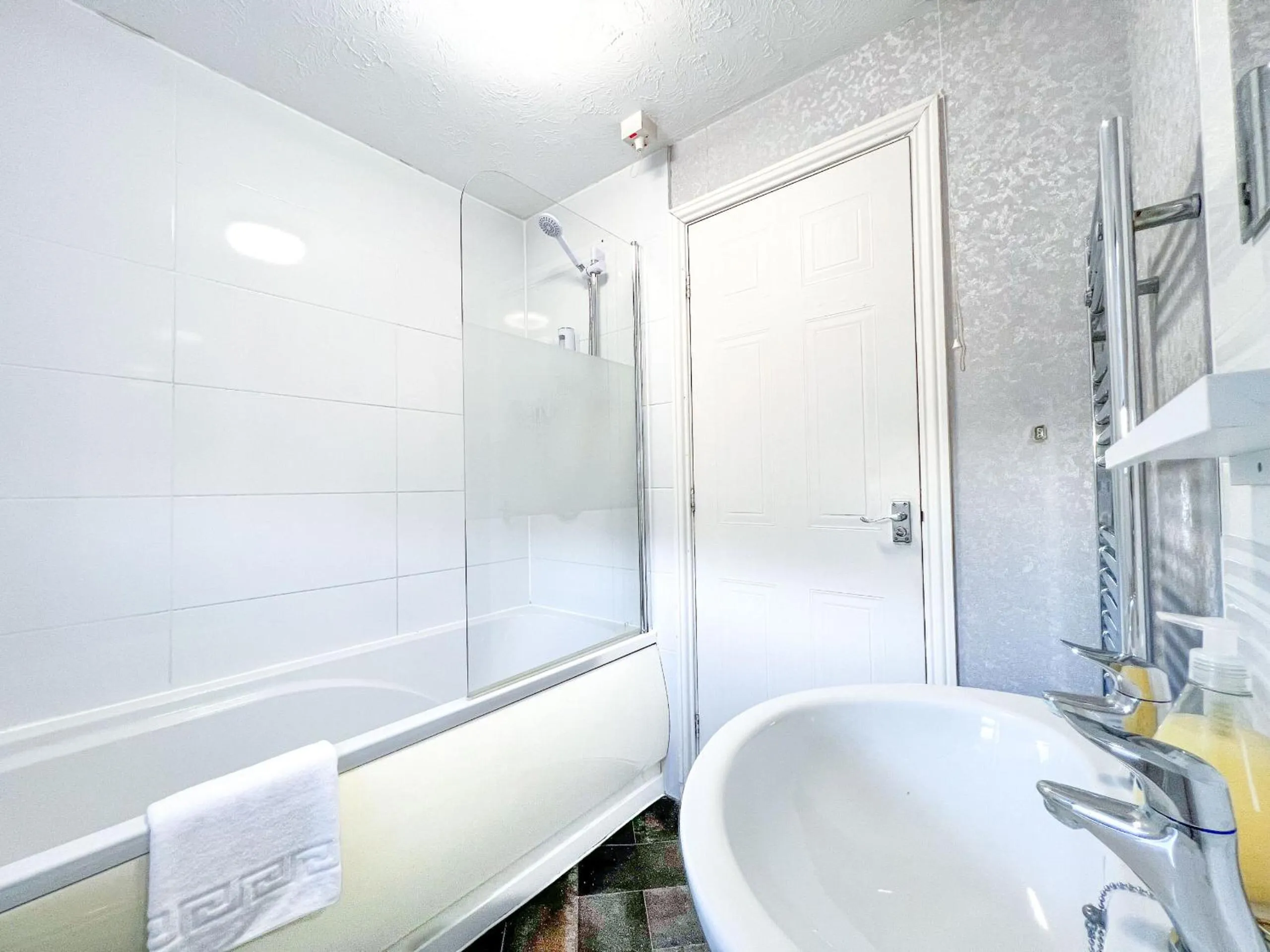 Bathroom in Taylor Close