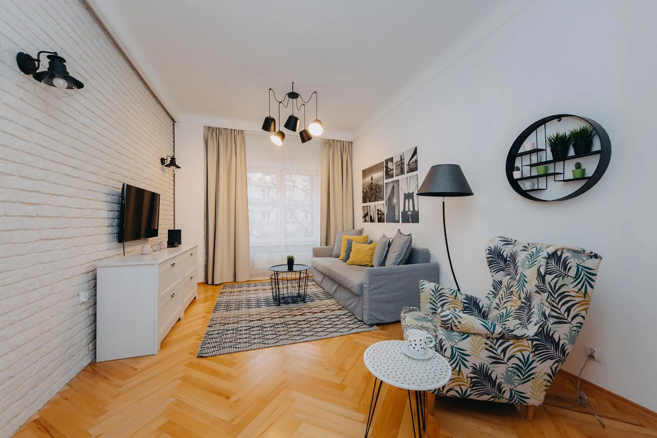 Two-Bedroom Apartment in ShortStayPoland Marszałkowska (B28)