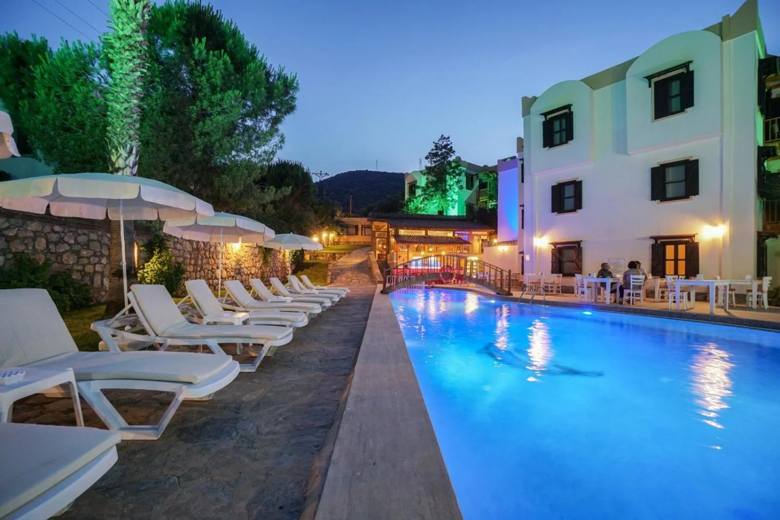 Swimming pool in Mira Suites