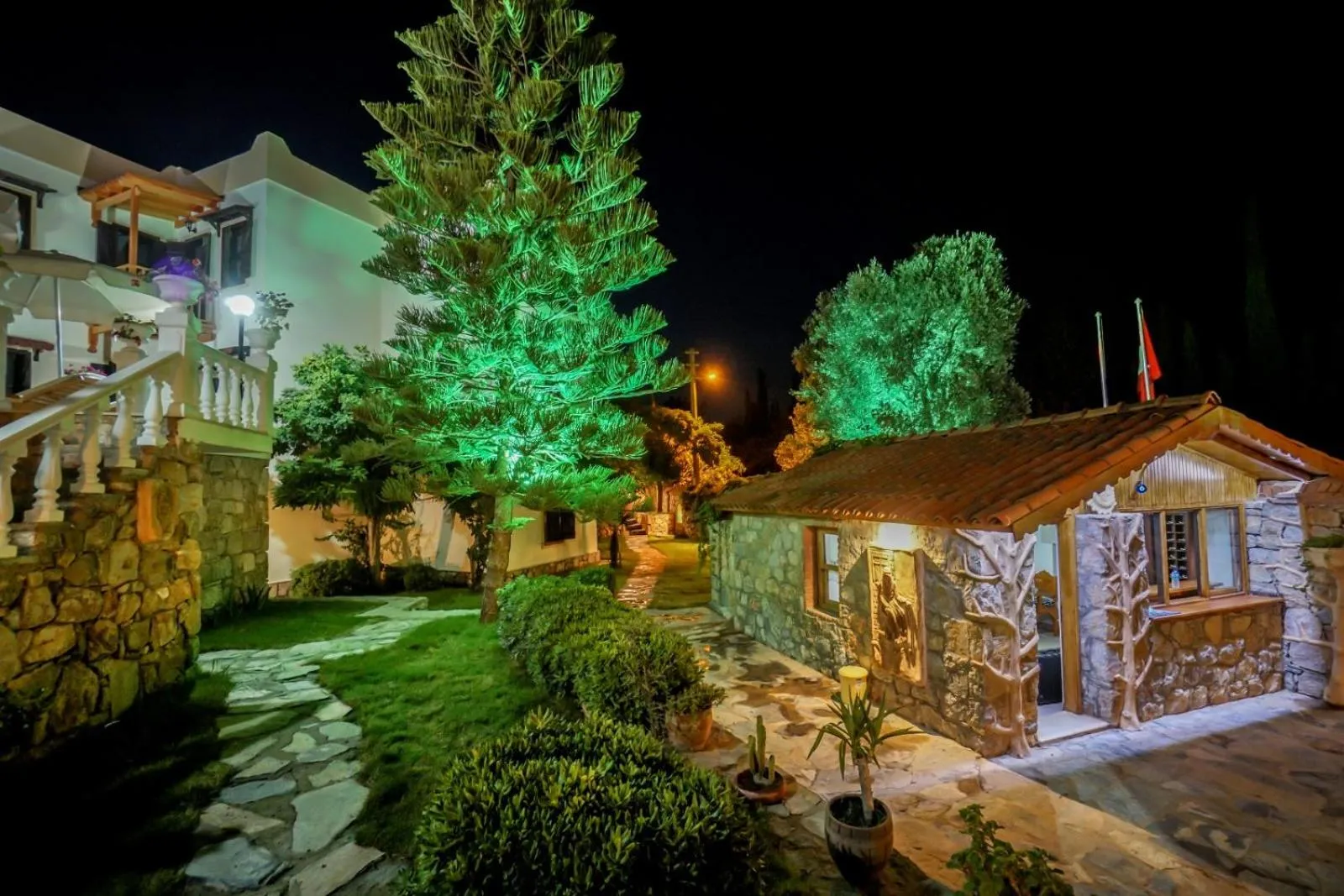 Garden in Mira Suites