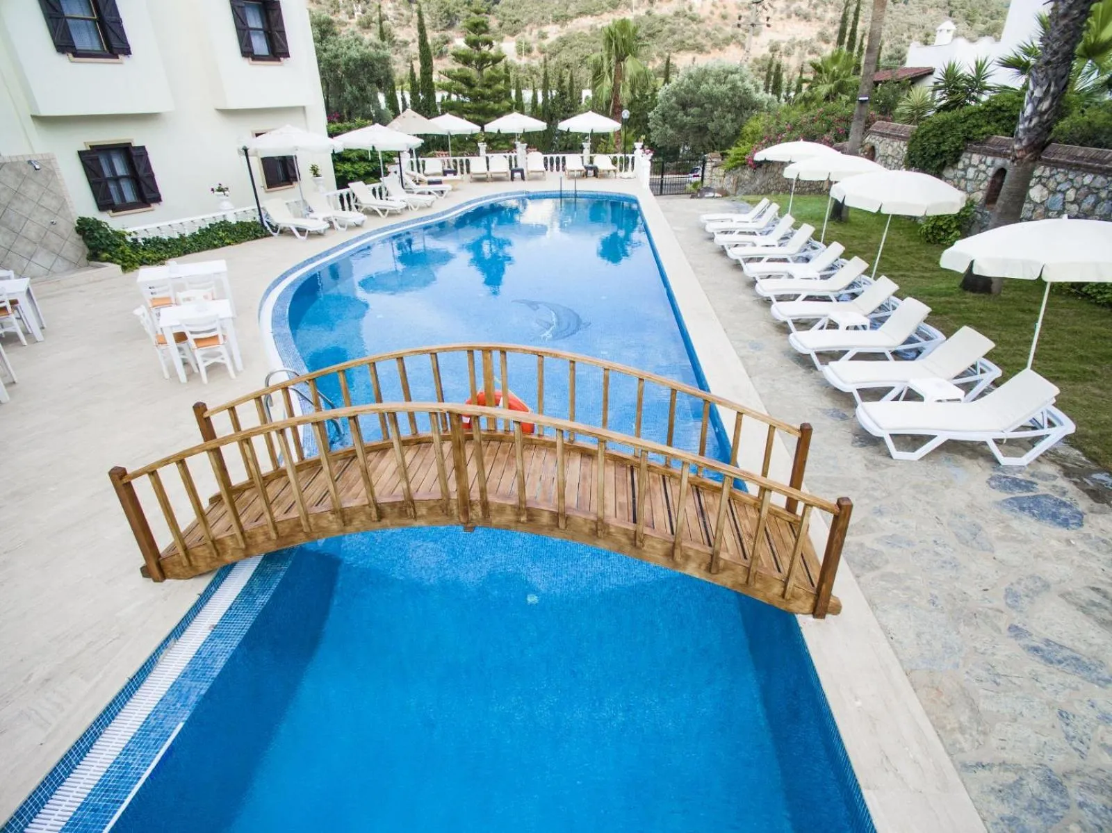Swimming pool in Mira Suites