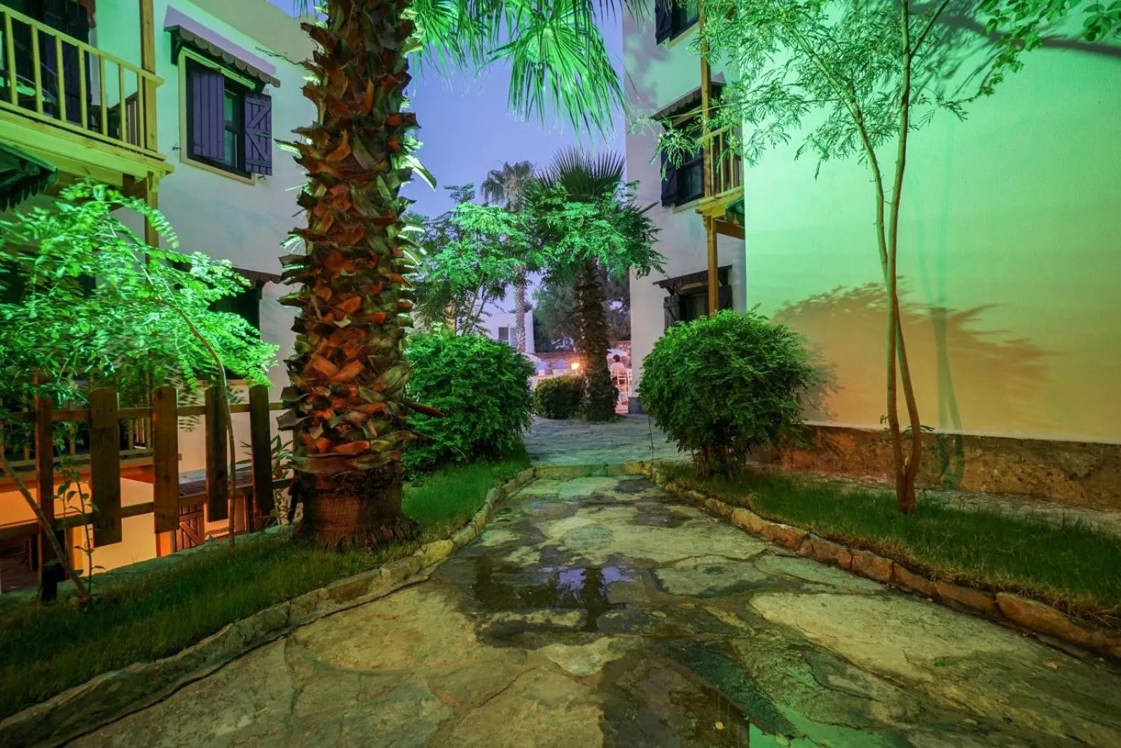 Garden in Mira Suites