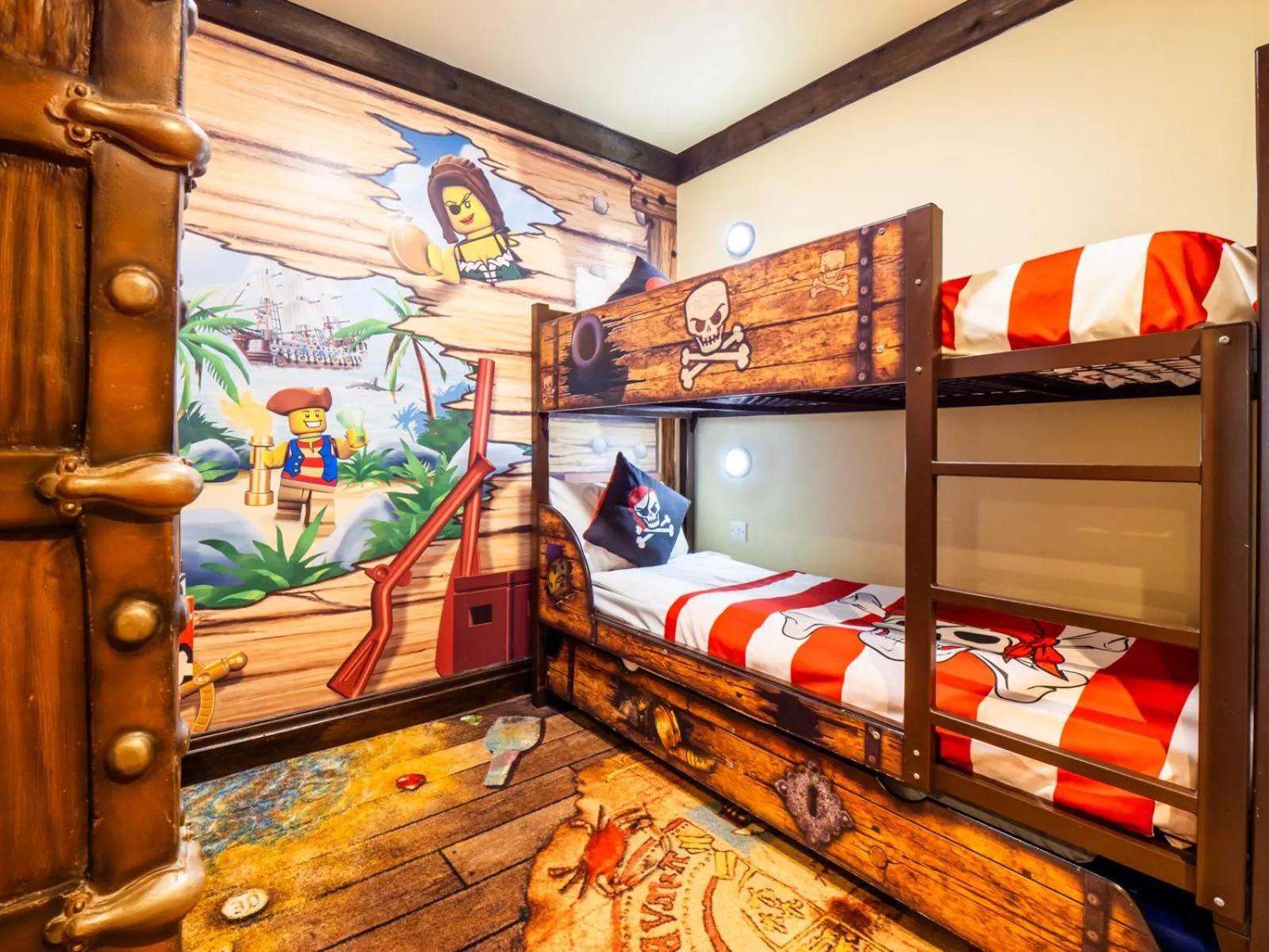 bunk bed, Bed in LEGOLAND(R) Windsor Resort