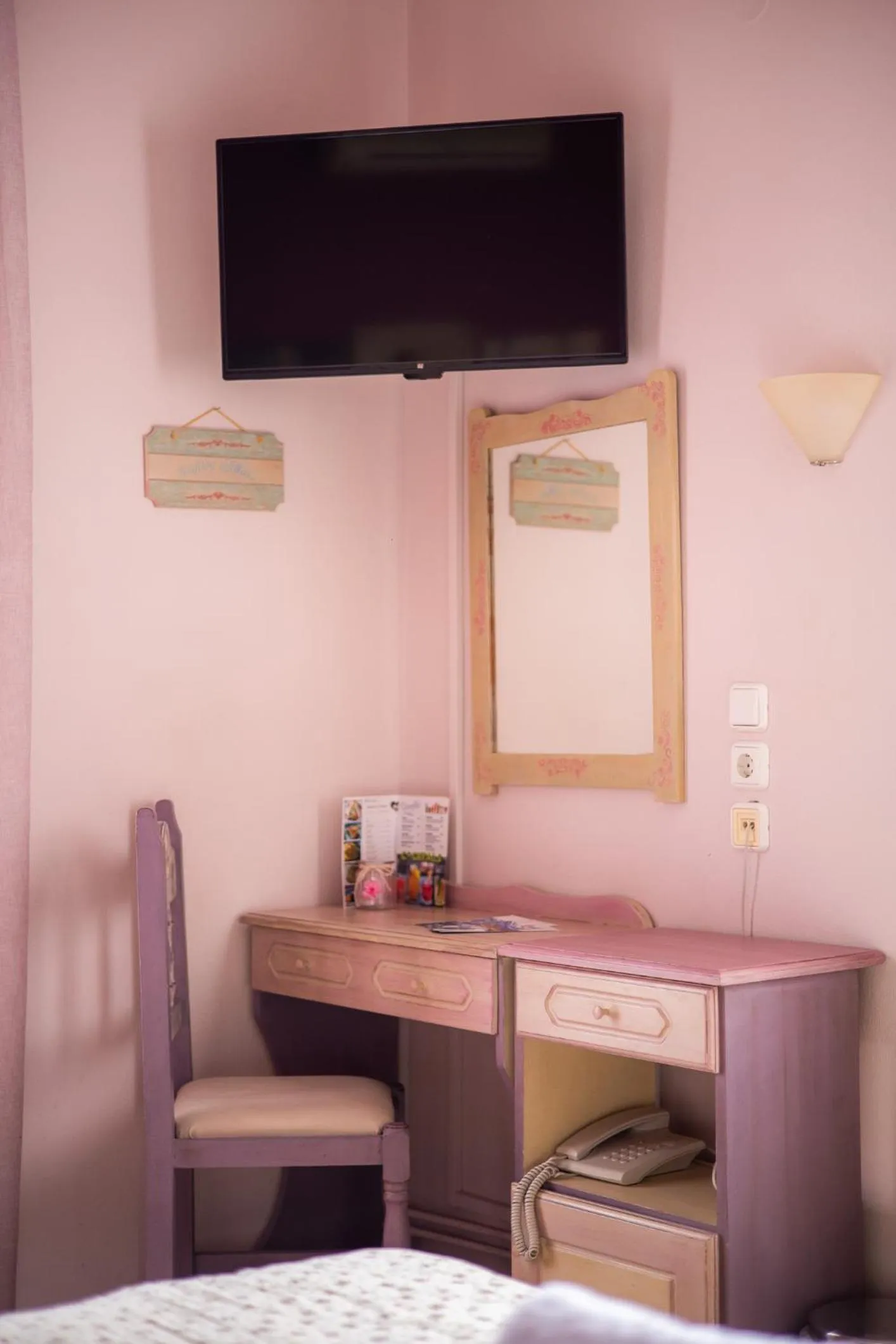 Decorative detail in Seralis Pelion