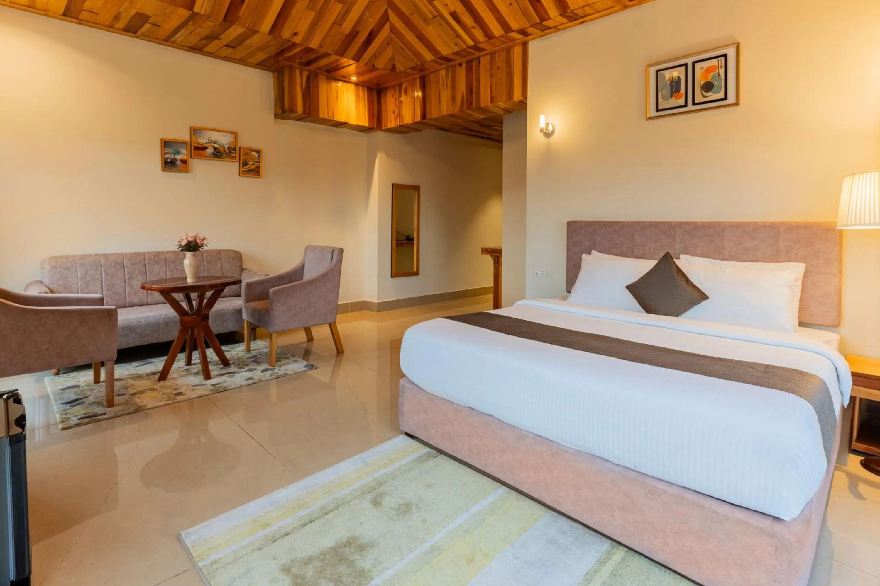 Bed in La Nicholas Lake View by Summit Hotels